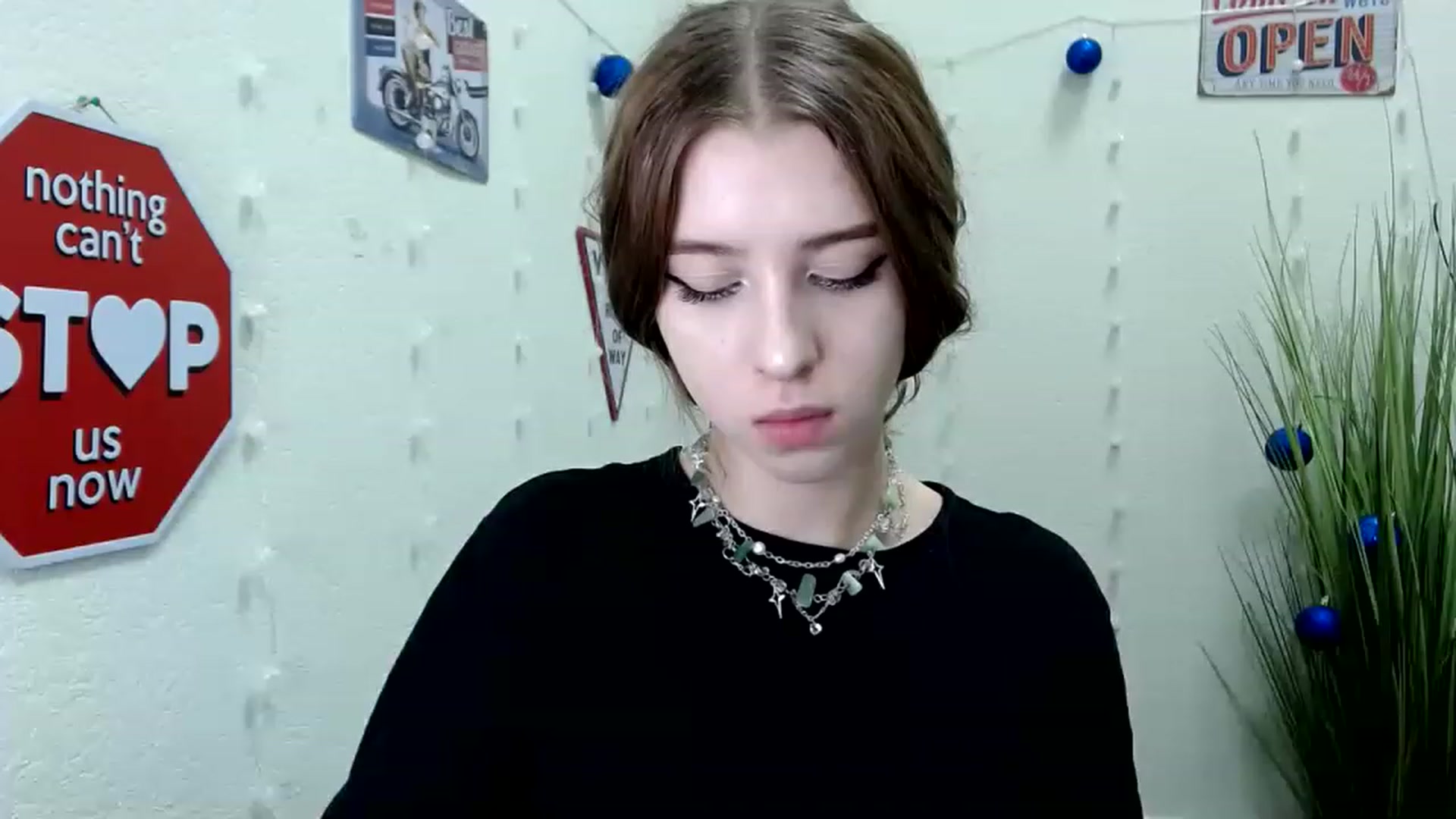 Gallery image thumbnail from Dreamy_devil's myfreecams stream on, 12/10/2022, 17:12 image 12 of 20