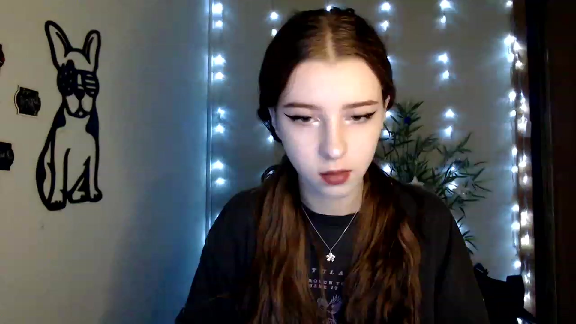 Gallery image thumbnail from Dreamy_devil's myfreecams stream on, 12/11/2022, 08:51 image 16 of 20
