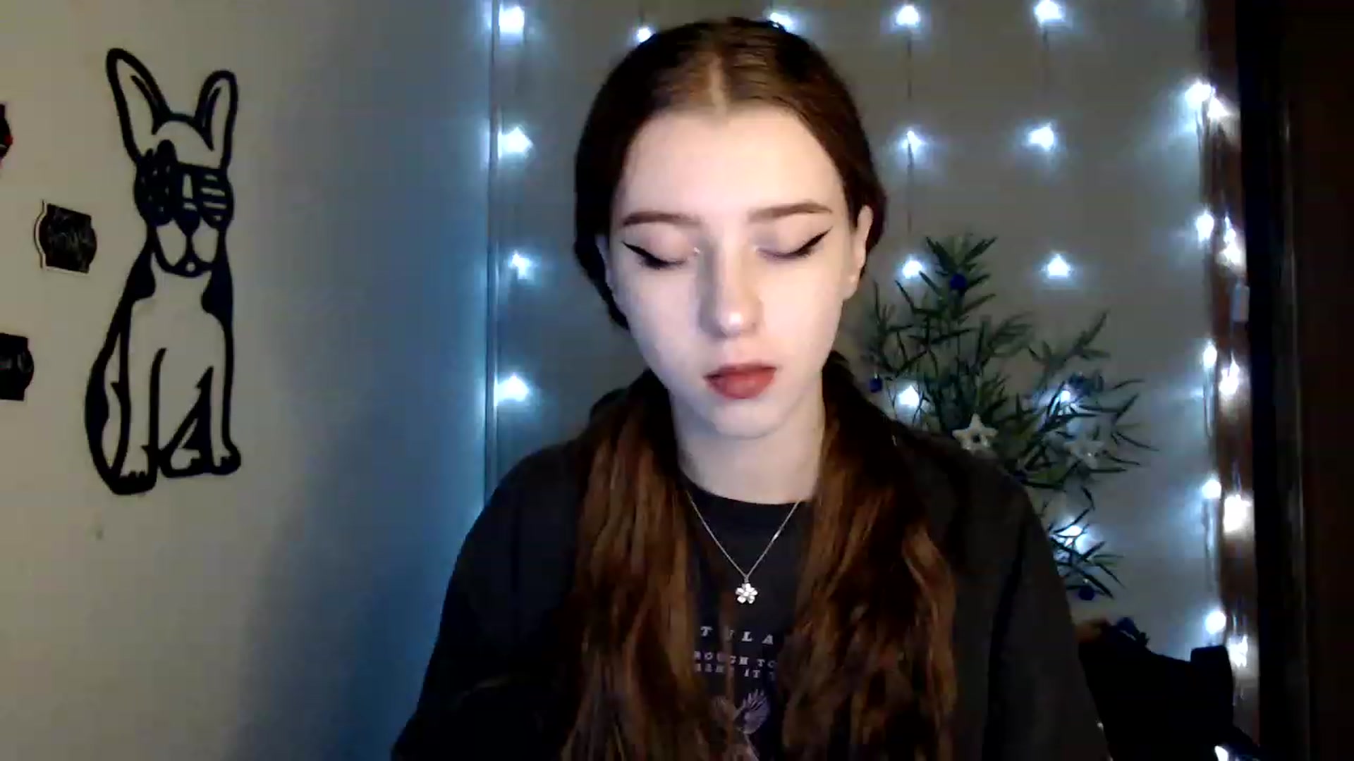 Gallery image thumbnail from Dreamy_devil's myfreecams stream on, 12/11/2022, 08:51 image 12 of 20