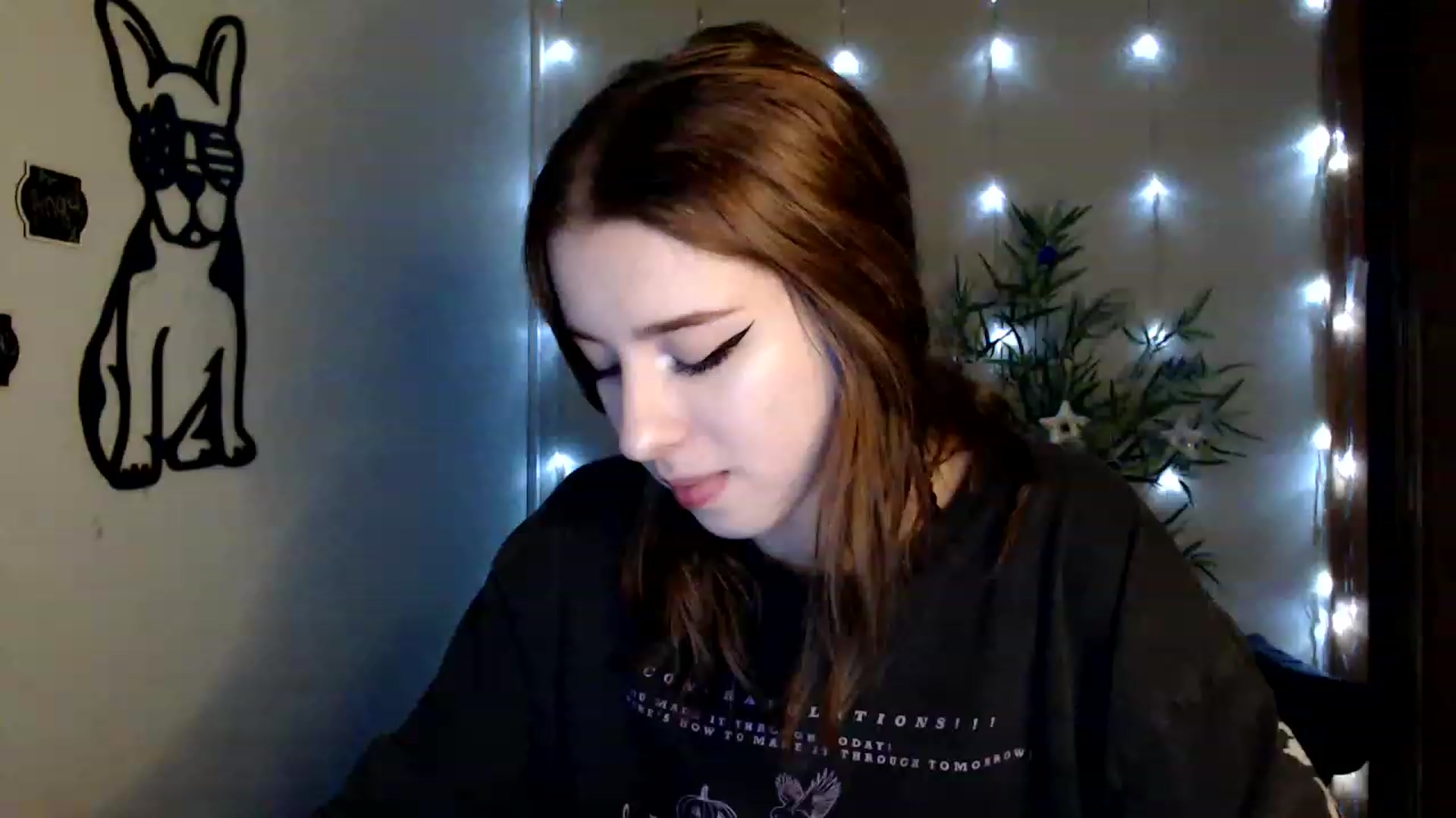 Gallery image thumbnail from Dreamy_devil's myfreecams stream on, 12/11/2022, 12:34 image 10 of 20