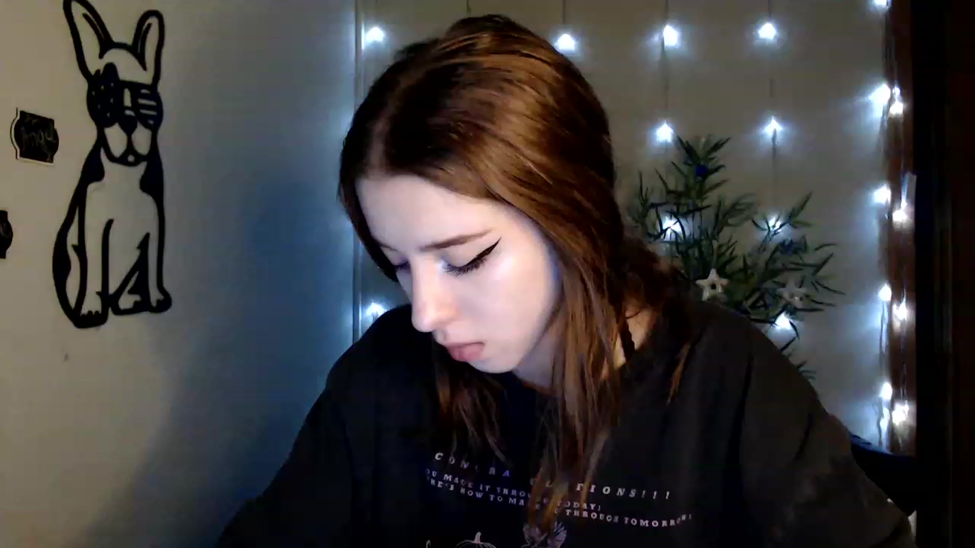 Gallery image thumbnail from Dreamy_devil's myfreecams stream on, 12/11/2022, 12:34 image 13 of 20