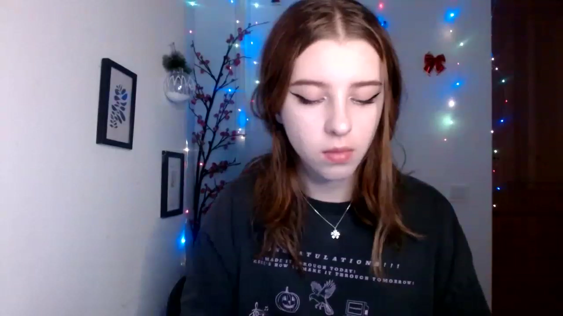 Gallery image thumbnail from Dreamy_devil's myfreecams stream on, 12/11/2022, 14:20 image 19 of 20
