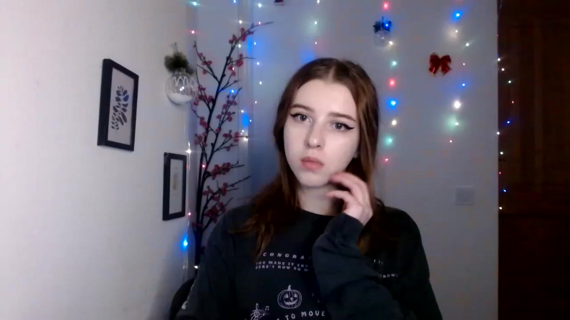 Gallery image thumbnail from Dreamy_devil's myfreecams stream on, 12/11/2022, 14:20 image 1 of 20