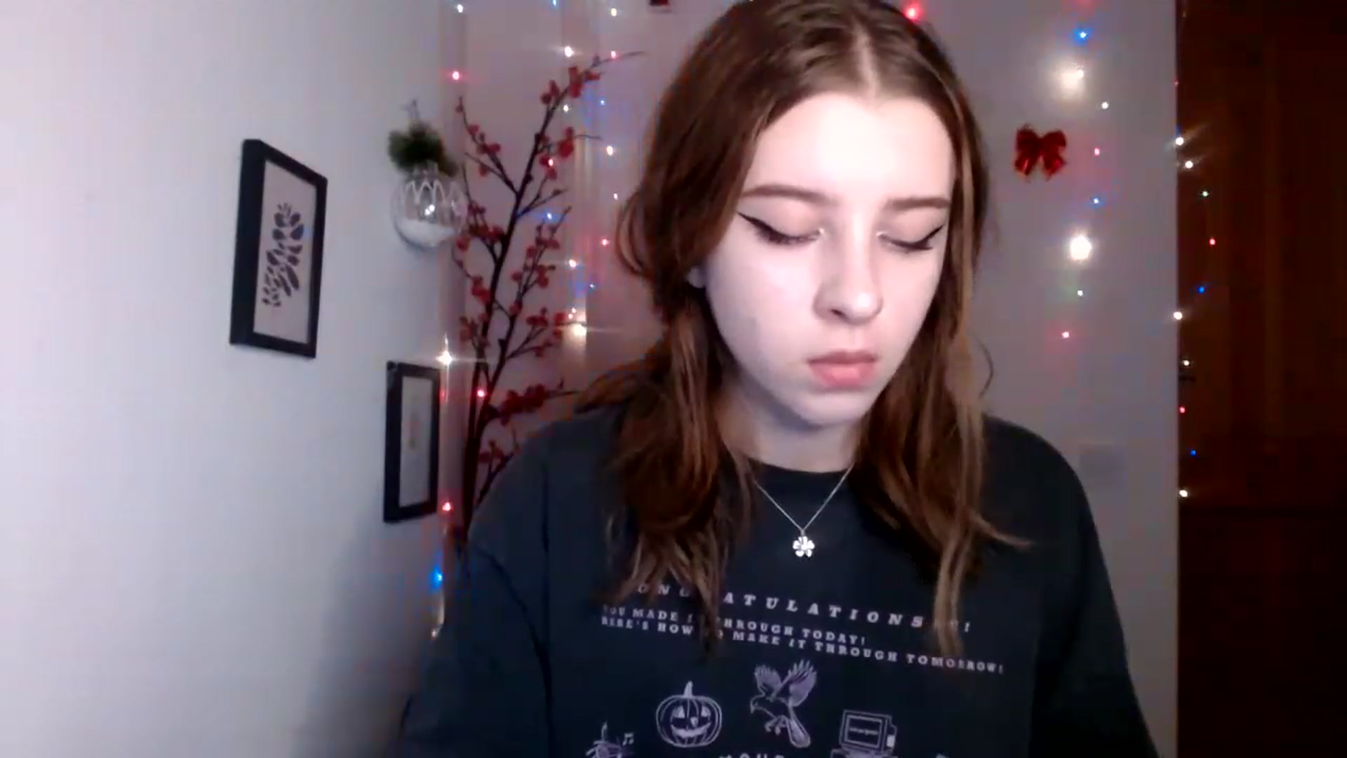 Gallery image thumbnail from Dreamy_devil's myfreecams stream on, 12/11/2022, 14:20 image 18 of 20