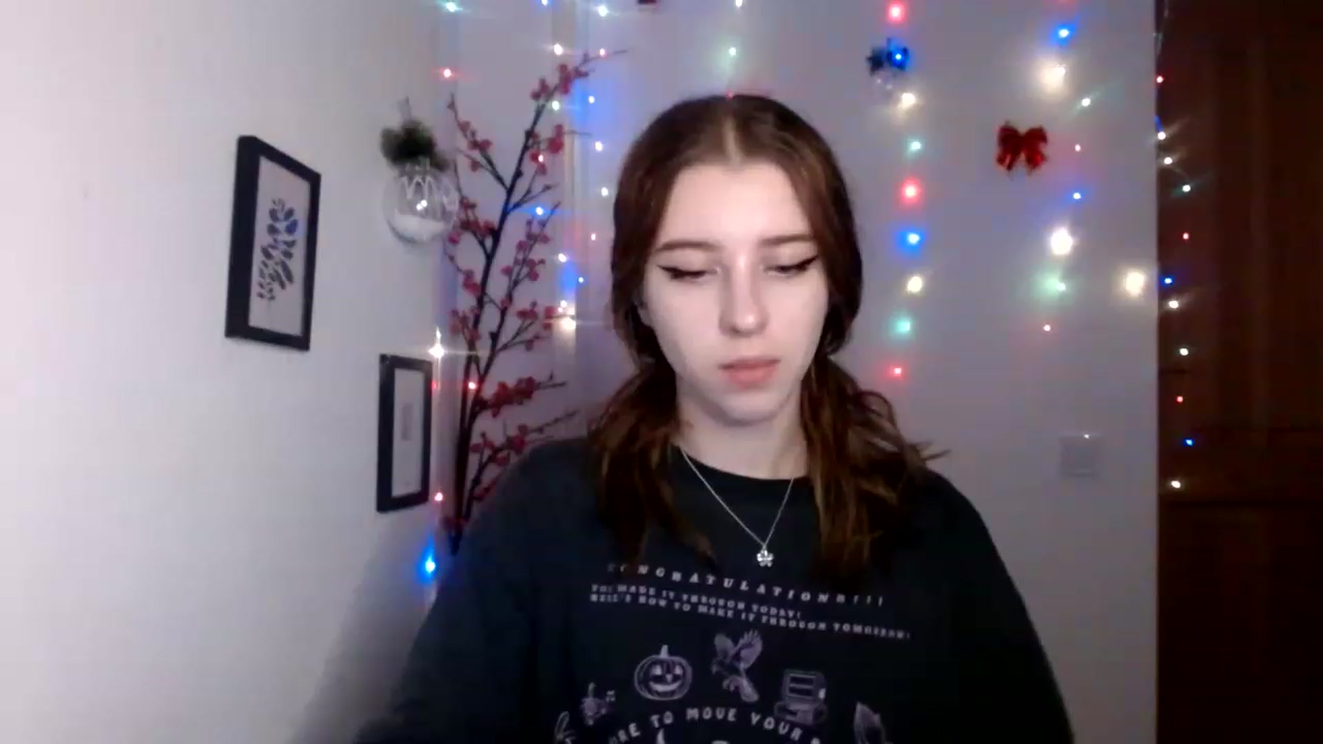 Gallery image thumbnail from Dreamy_devil's myfreecams stream on, 12/11/2022, 18:00 image 16 of 20