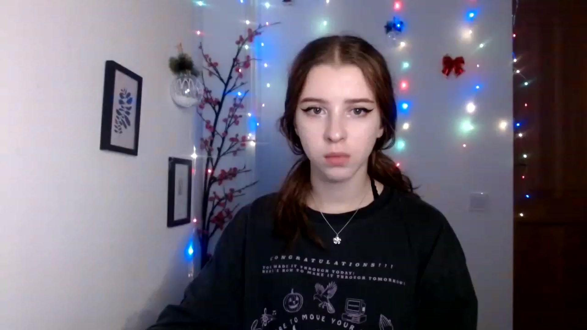 Gallery image thumbnail from Dreamy_devil's myfreecams stream on, 12/11/2022, 18:00 image 2 of 20