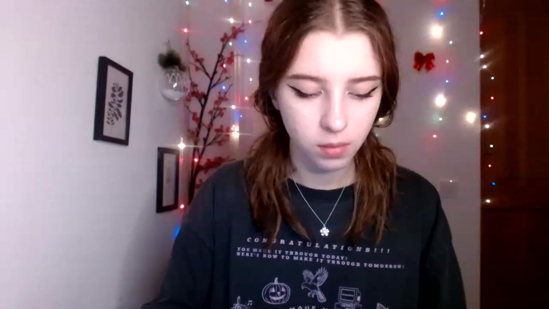 Gallery image thumbnail from Dreamy_devil's myfreecams stream on, 12/11/2022, 18:00 image 6 of 20