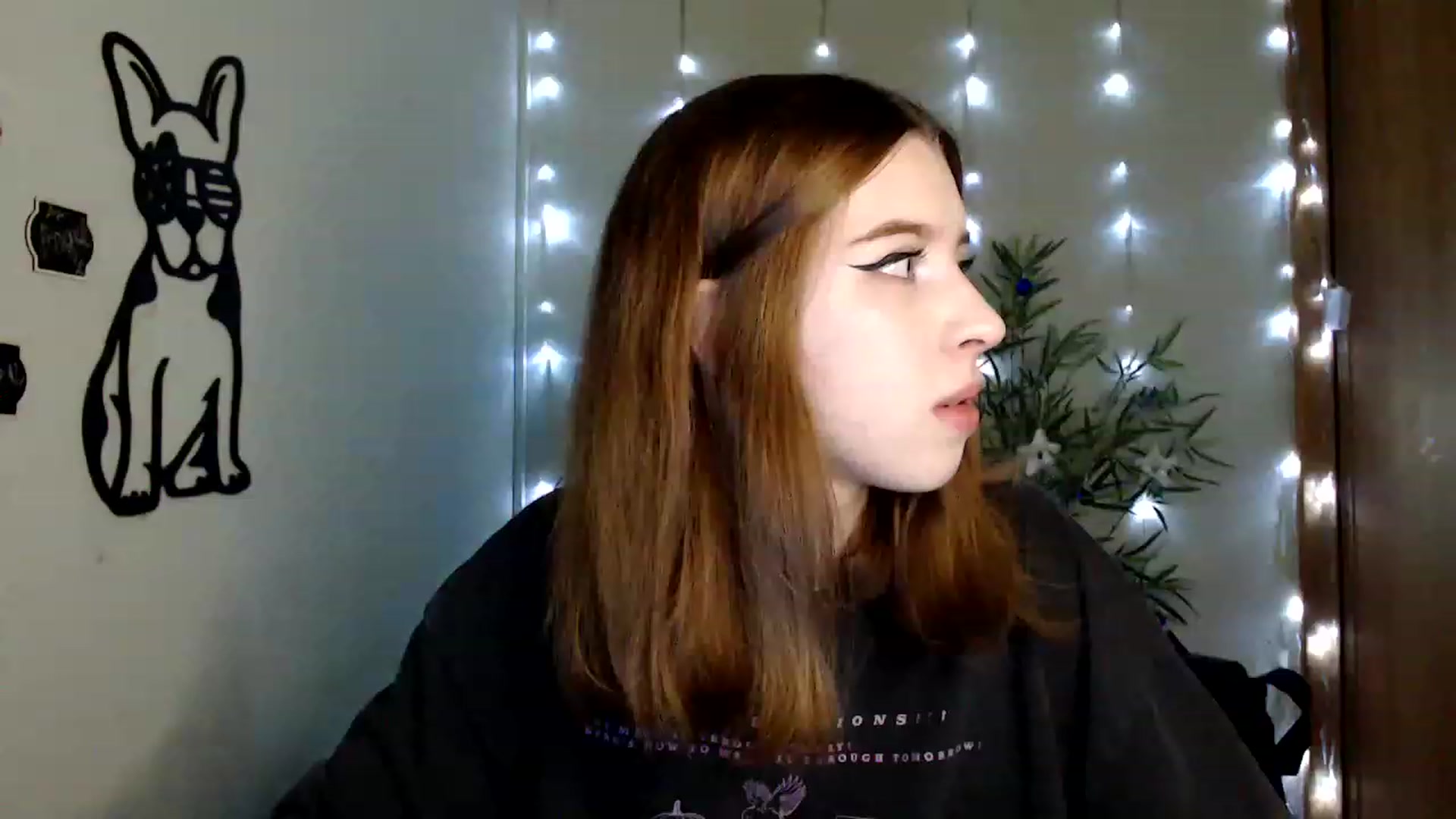 Gallery image thumbnail from Dreamy_devil's myfreecams stream on, 12/12/2022, 13:38 image 14 of 20