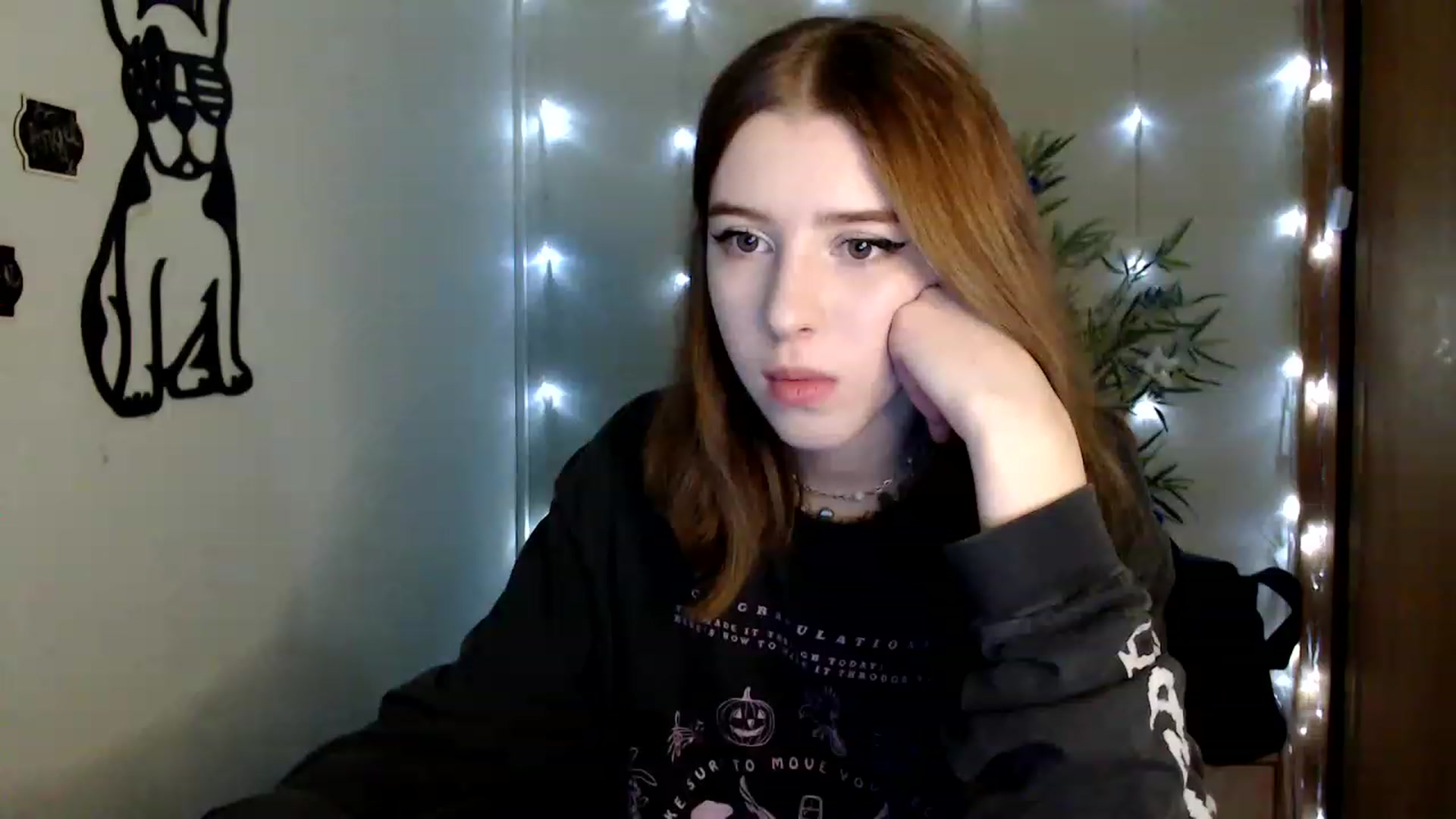 Gallery image thumbnail from Dreamy_devil's myfreecams stream on, 12/12/2022, 15:02 image 11 of 20