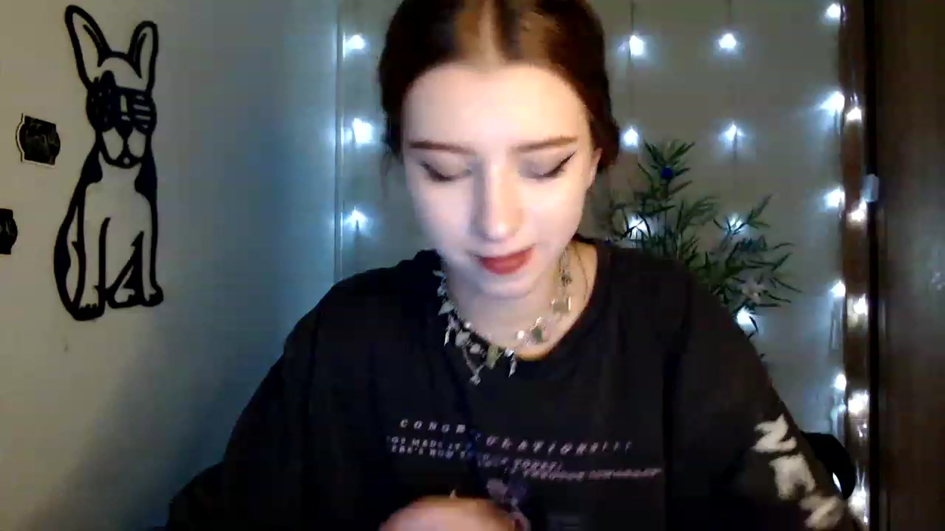 Gallery image thumbnail from Dreamy_devil's myfreecams stream on, 12/12/2022, 17:17 image 12 of 20