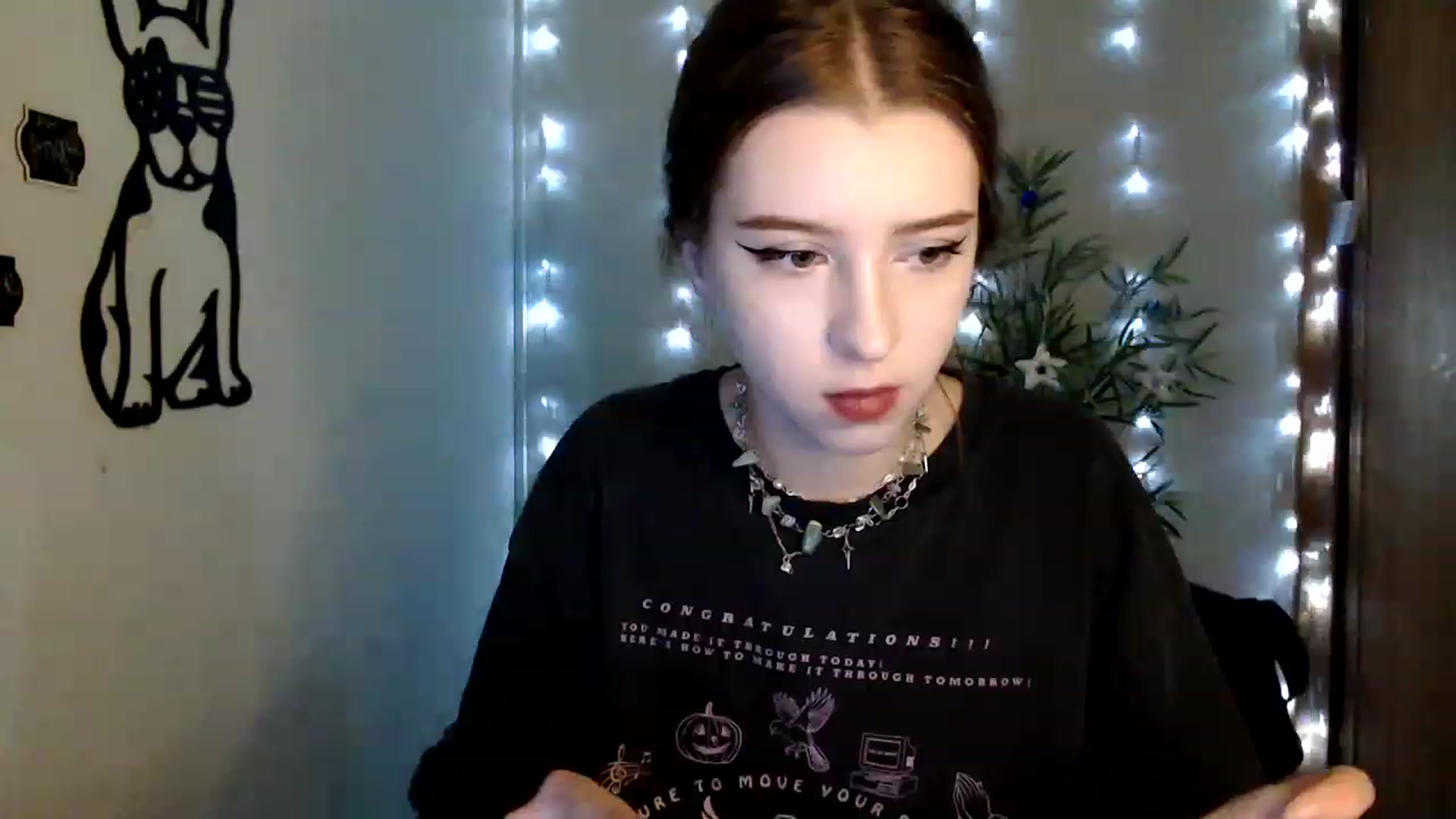 Gallery image thumbnail from Dreamy_devil's myfreecams stream on, 12/12/2022, 17:17 image 3 of 20
