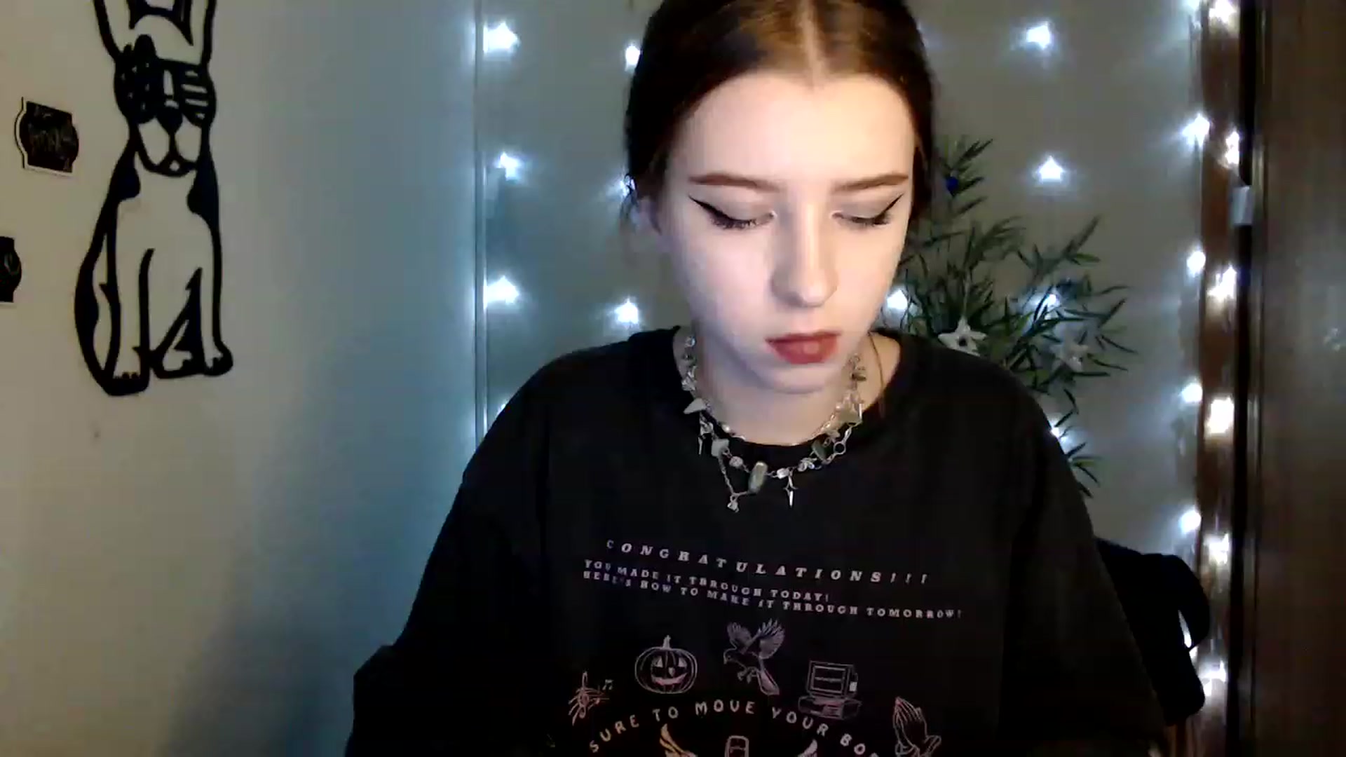 Gallery image thumbnail from Dreamy_devil's myfreecams stream on, 12/12/2022, 17:17 image 7 of 20