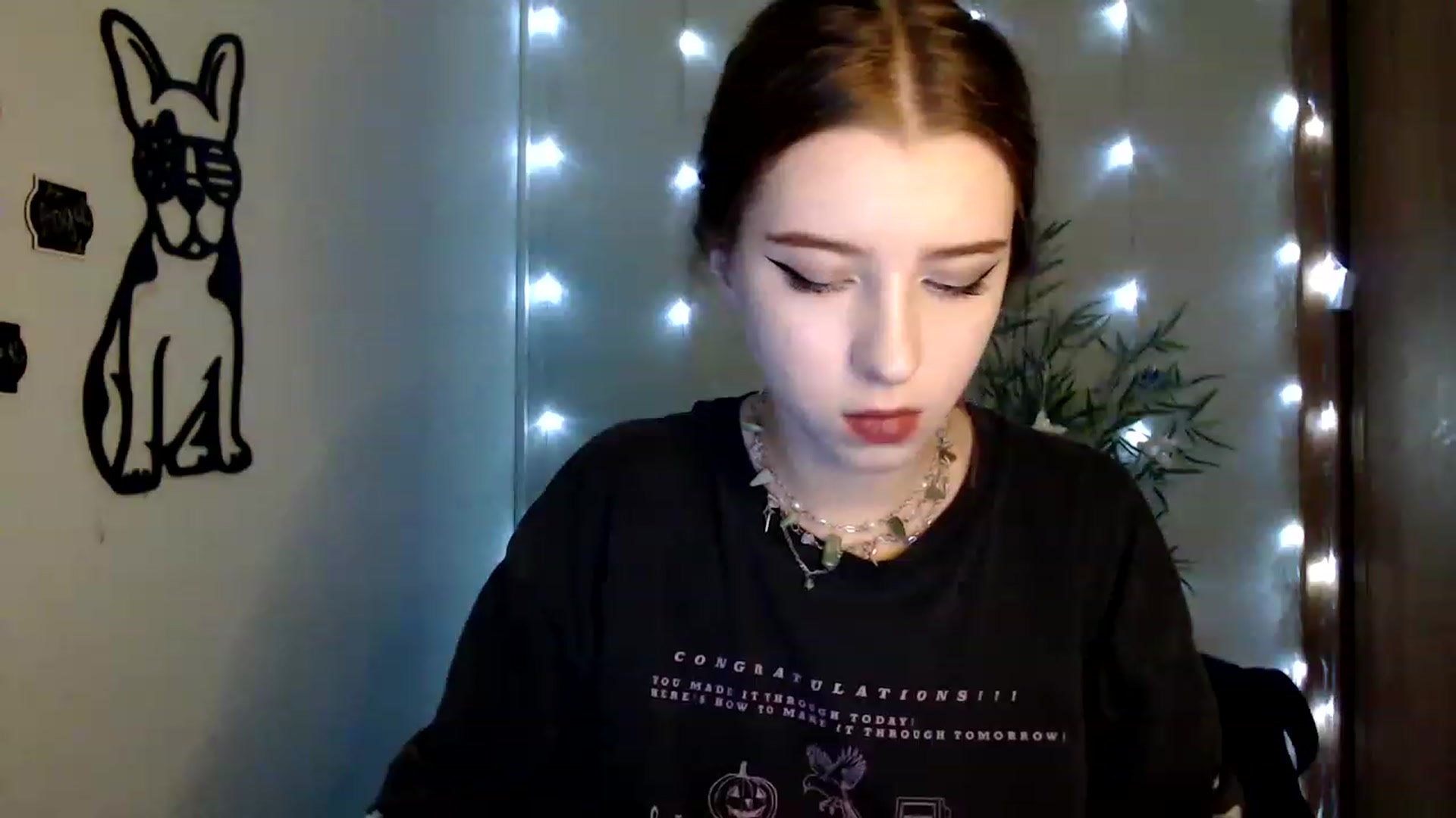 Gallery image thumbnail from Dreamy_devil's myfreecams stream on, 12/12/2022, 17:17 image 15 of 20
