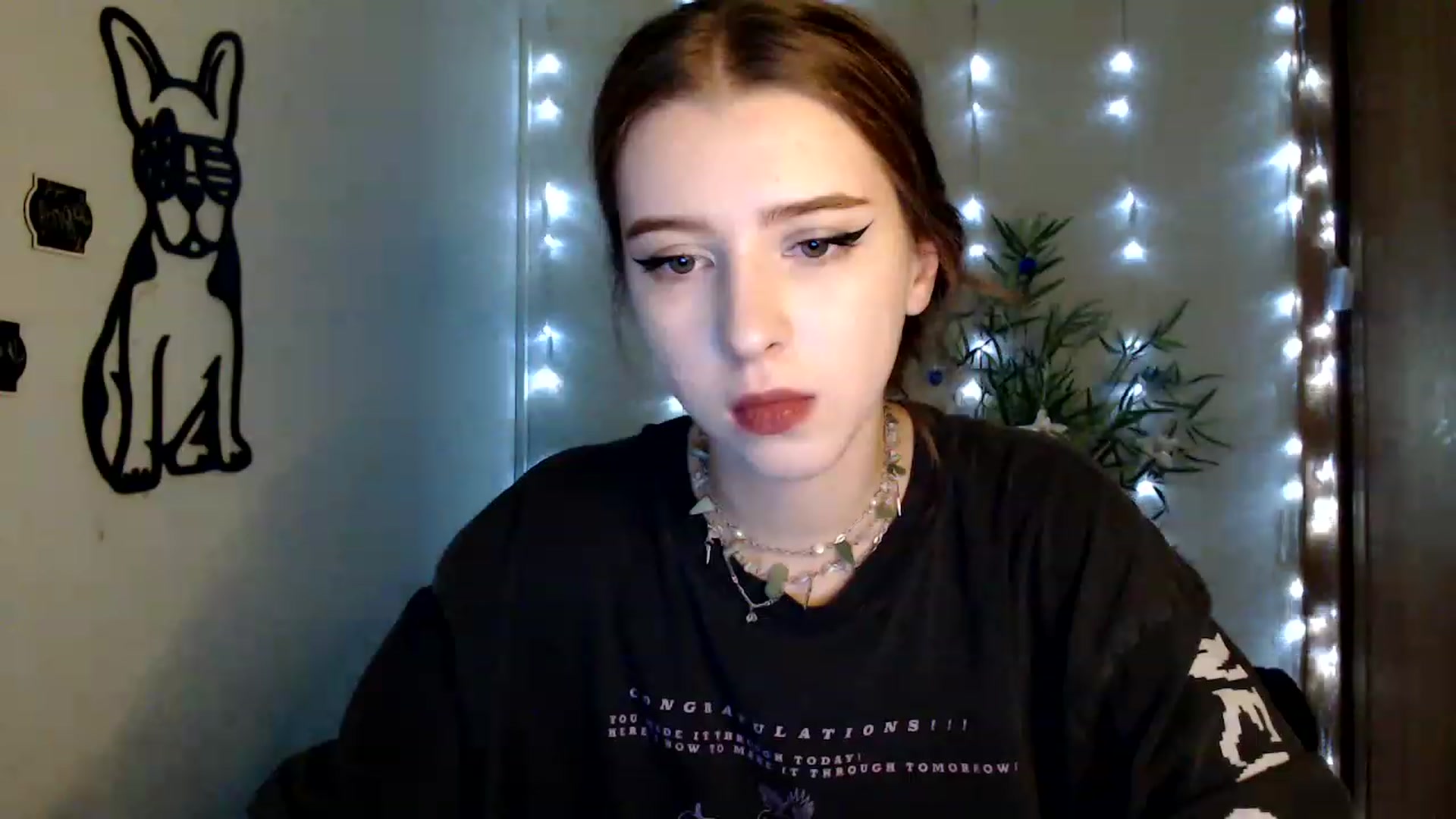 Gallery image thumbnail from Dreamy_devil's myfreecams stream on, 12/12/2022, 17:17 image 14 of 20