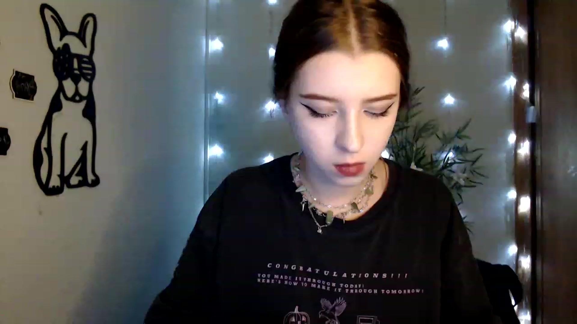 Gallery image thumbnail from Dreamy_devil's myfreecams stream on, 12/12/2022, 17:17 image 18 of 20