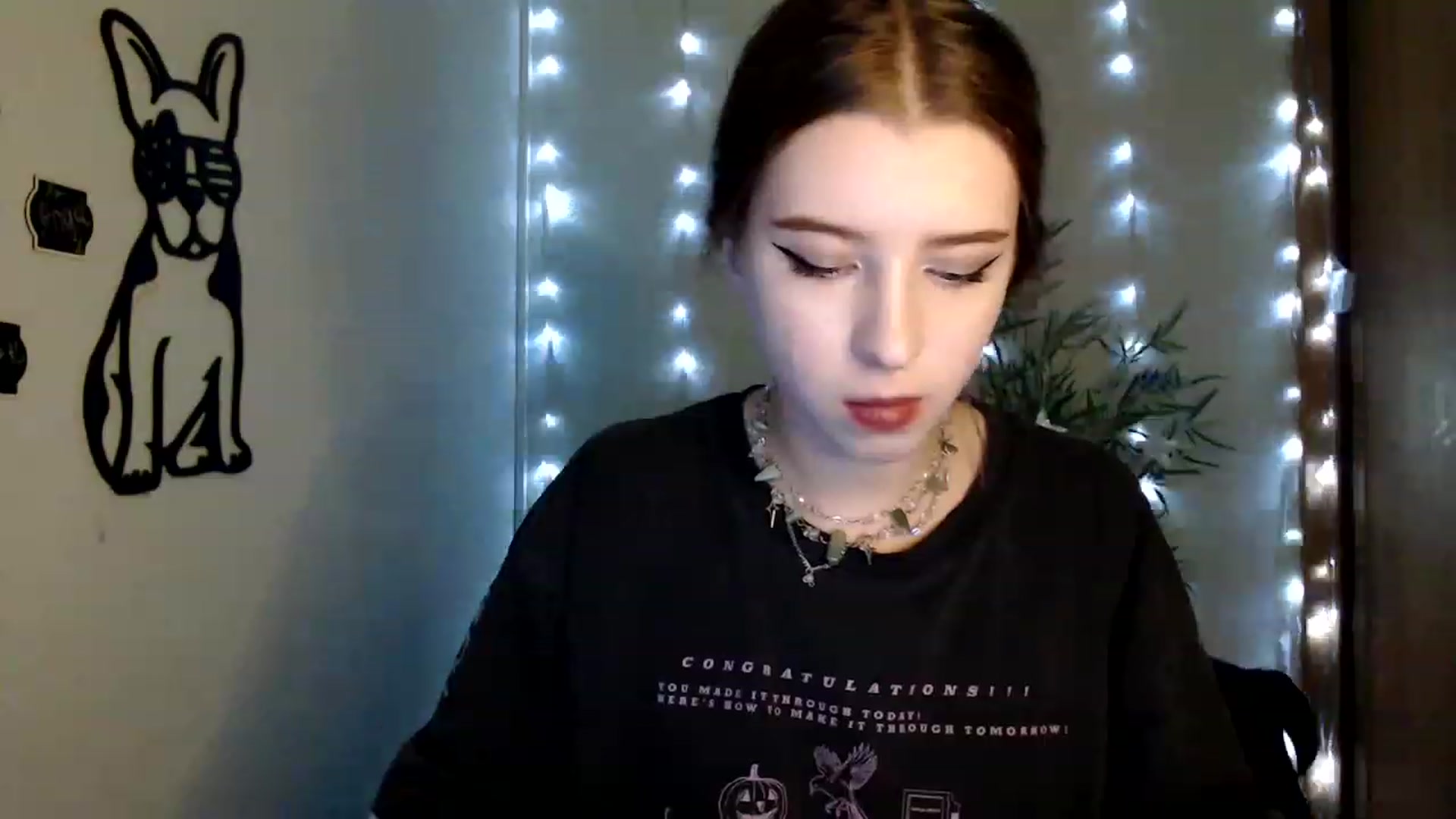 Gallery image thumbnail from Dreamy_devil's myfreecams stream on, 12/12/2022, 17:17 image 19 of 20