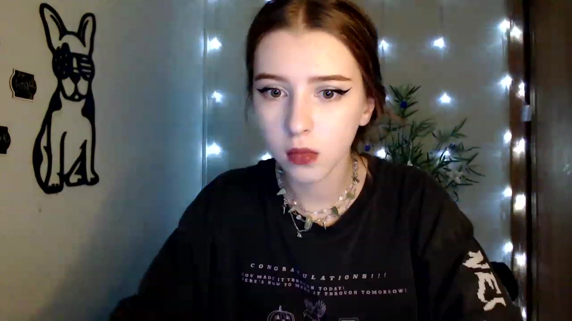 Gallery image thumbnail from Dreamy_devil's myfreecams stream on, 12/12/2022, 17:17 image 16 of 20