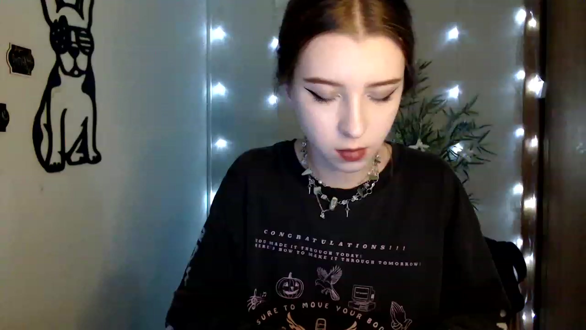 Gallery image thumbnail from Dreamy_devil's myfreecams stream on, 12/12/2022, 17:17 image 2 of 20