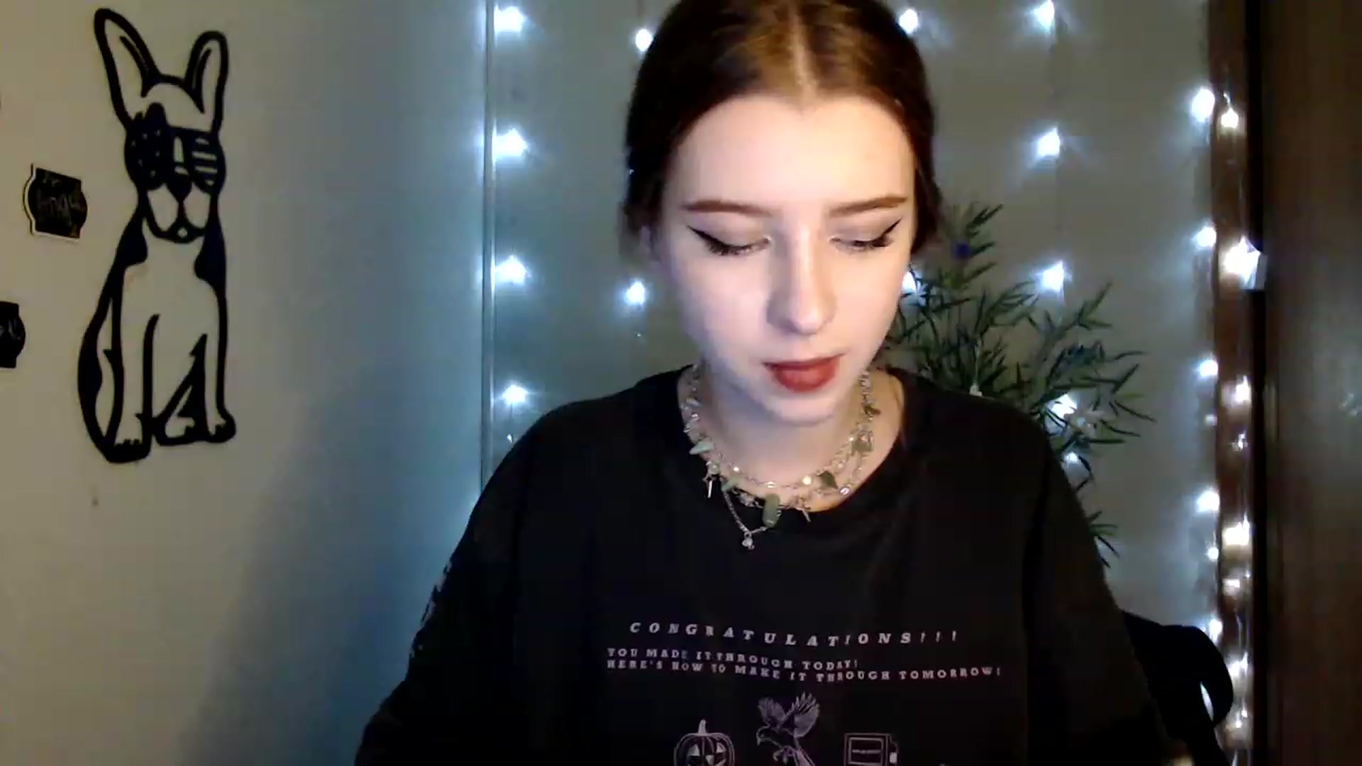 Gallery image thumbnail from Dreamy_devil's myfreecams stream on, 12/12/2022, 17:17 image 17 of 20