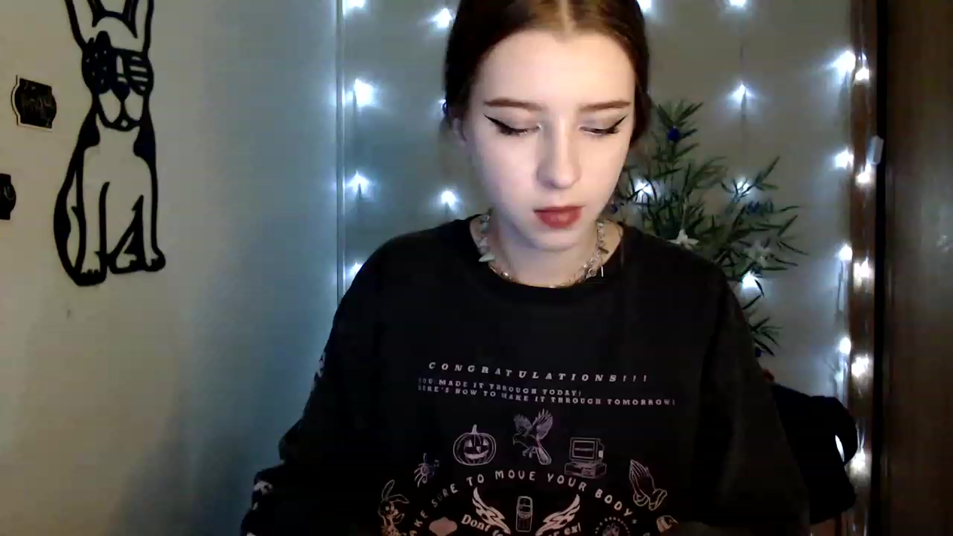 Gallery image thumbnail from Dreamy_devil's myfreecams stream on, 12/12/2022, 18:00 image 1 of 20