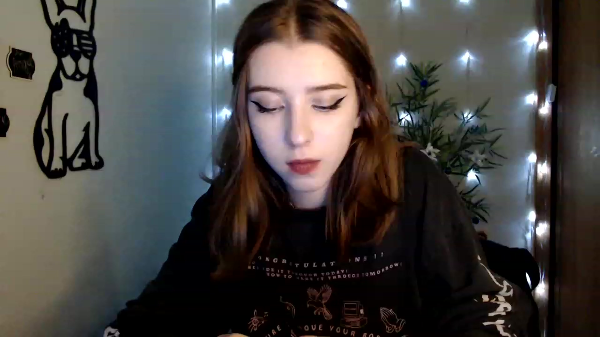 Gallery image thumbnail from Dreamy_devil's myfreecams stream on, 12/12/2022, 18:00 image 4 of 20