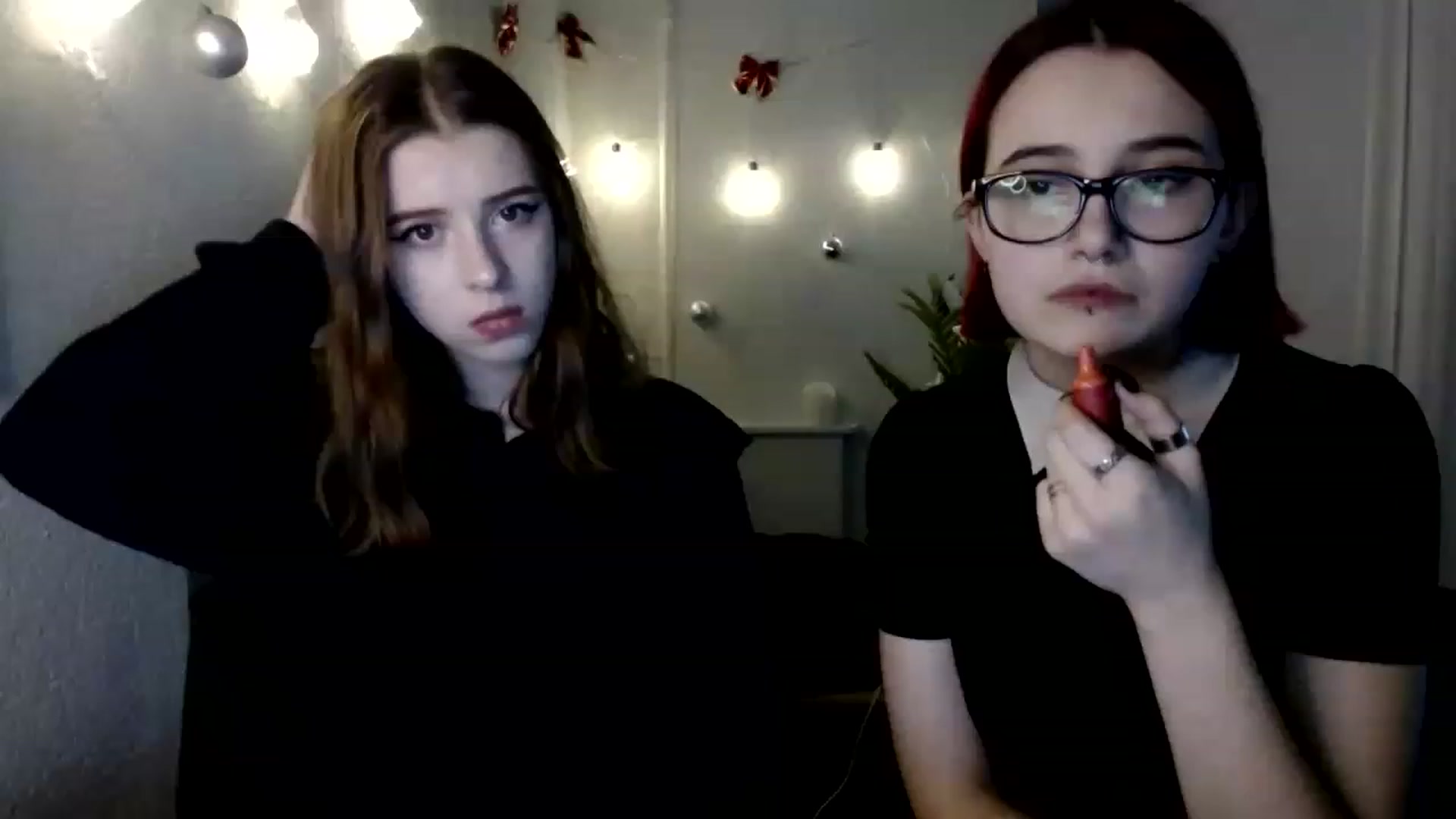 Gallery image thumbnail from Dreamy_devil's myfreecams stream on, 12/15/2022, 16:13 image 18 of 20