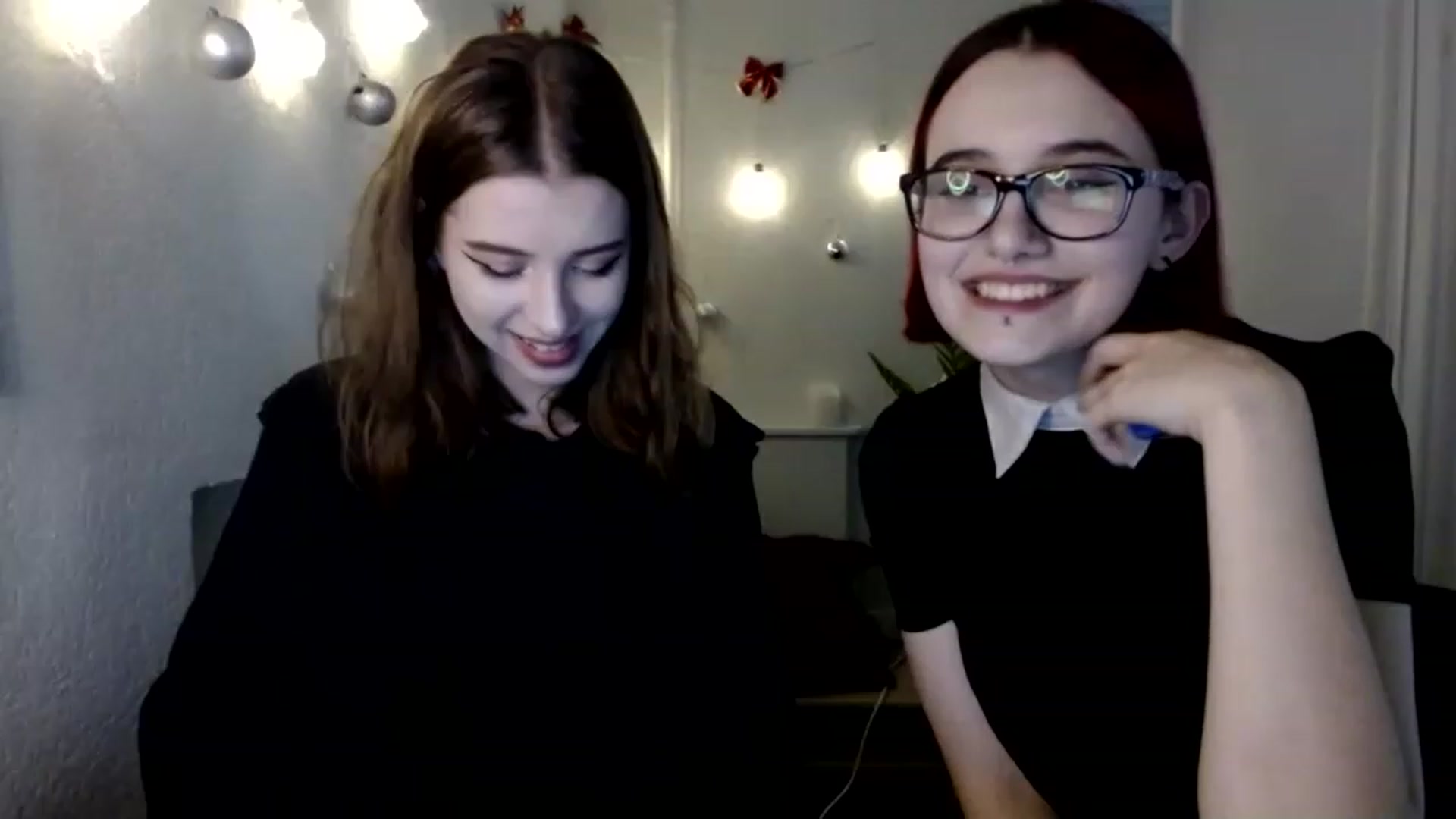 Gallery image thumbnail from Dreamy_devil's myfreecams stream on, 12/15/2022, 16:13 image 6 of 20
