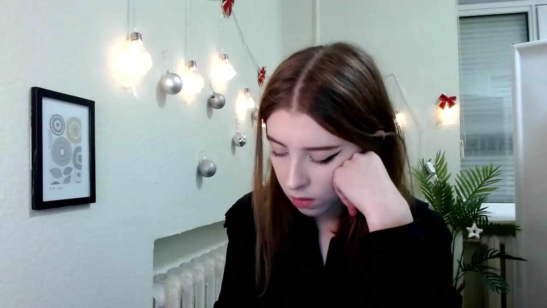 Gallery image thumbnail from Dreamy_devil's myfreecams stream on, 12/18/2022, 11:54 image 7 of 20