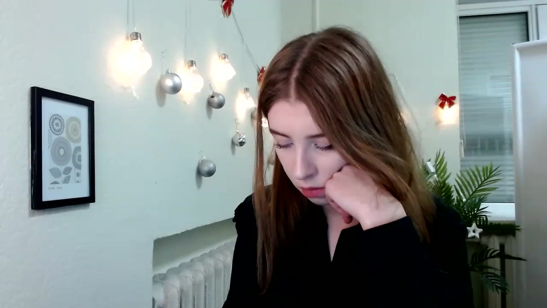 Gallery image thumbnail from Dreamy_devil's myfreecams stream on, 12/18/2022, 11:54 image 12 of 20