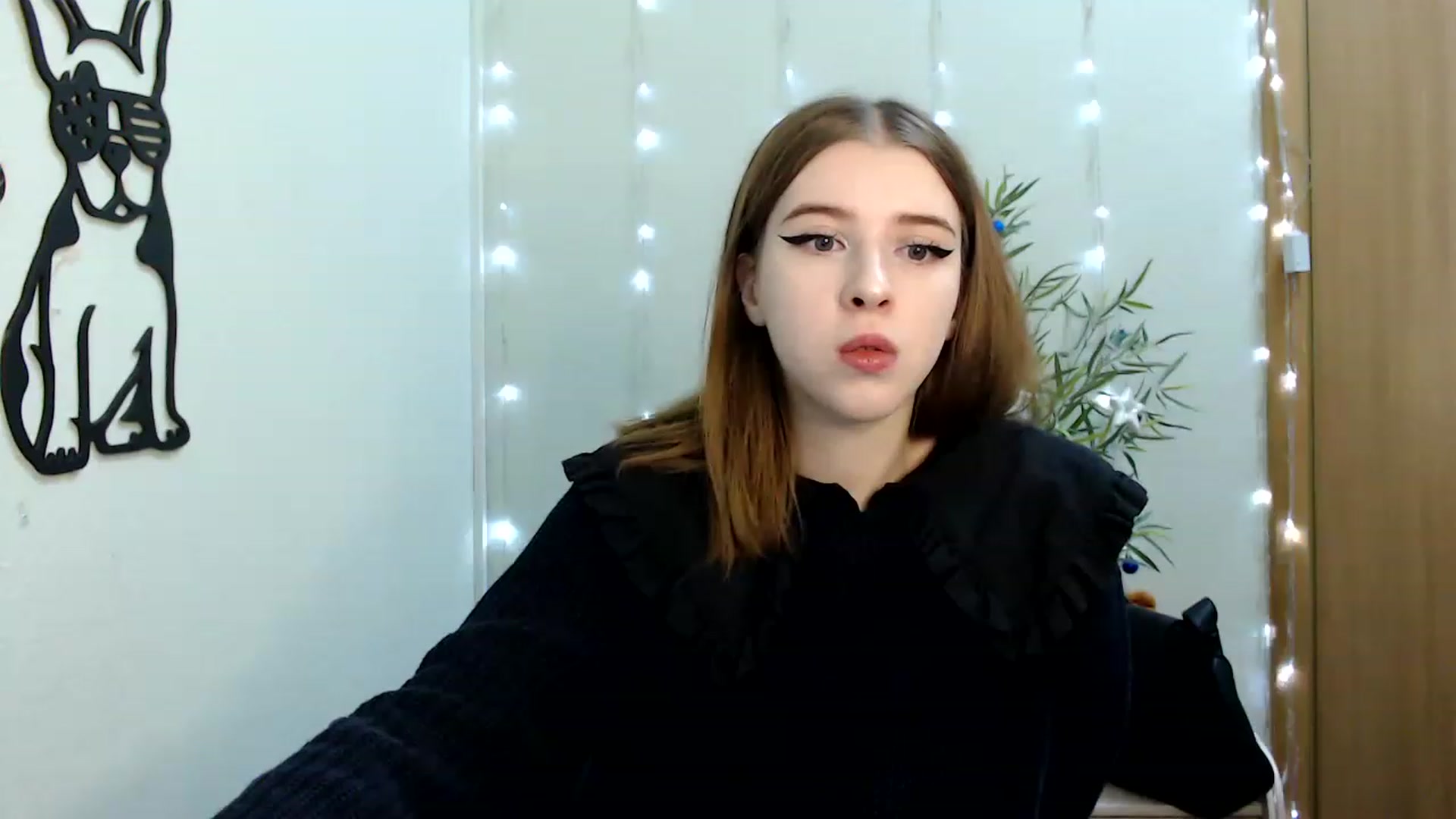 Gallery image thumbnail from Dreamy_devil's myfreecams stream on, 12/19/2022, 09:53 image 15 of 20