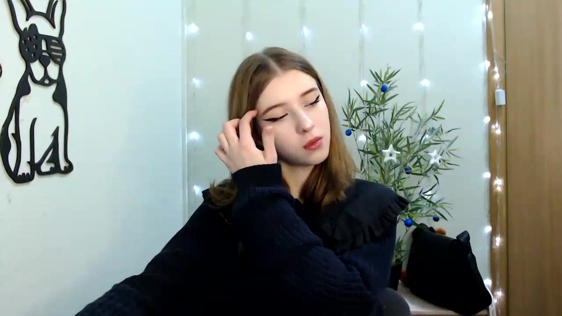 Gallery image thumbnail from Dreamy_devil's myfreecams stream on, 12/19/2022, 09:53 image 4 of 20