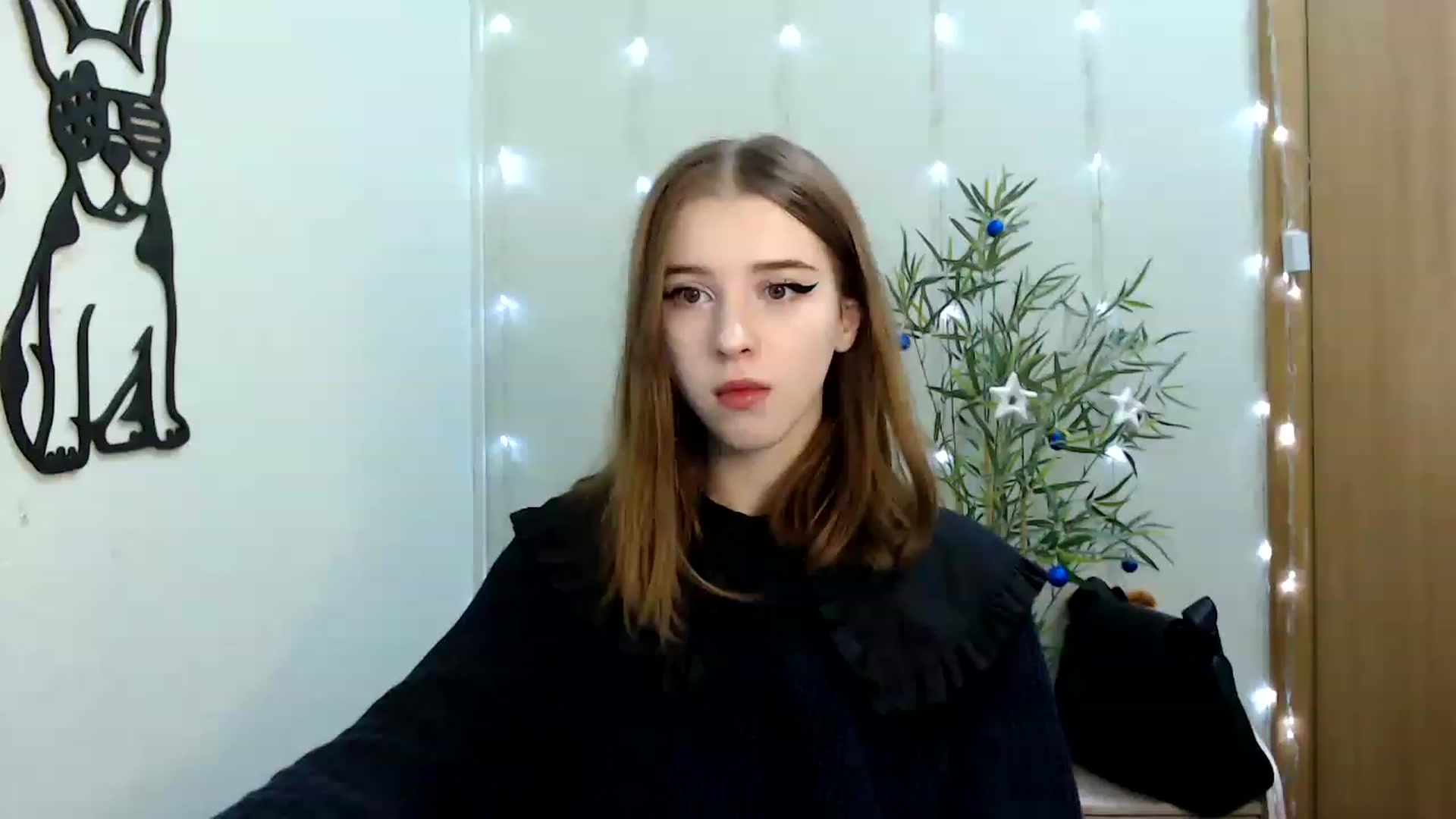 Gallery image thumbnail from Dreamy_devil's myfreecams stream on, 12/19/2022, 09:53 image 1 of 20