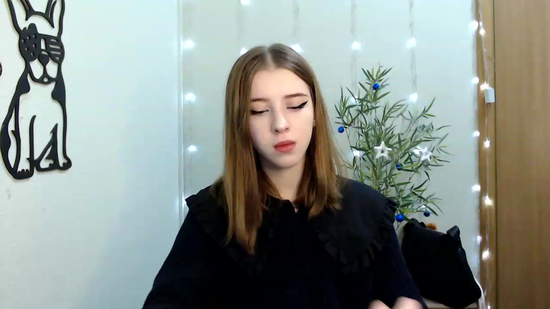 Gallery image thumbnail from Dreamy_devil's myfreecams stream on, 12/19/2022, 09:53 image 8 of 20