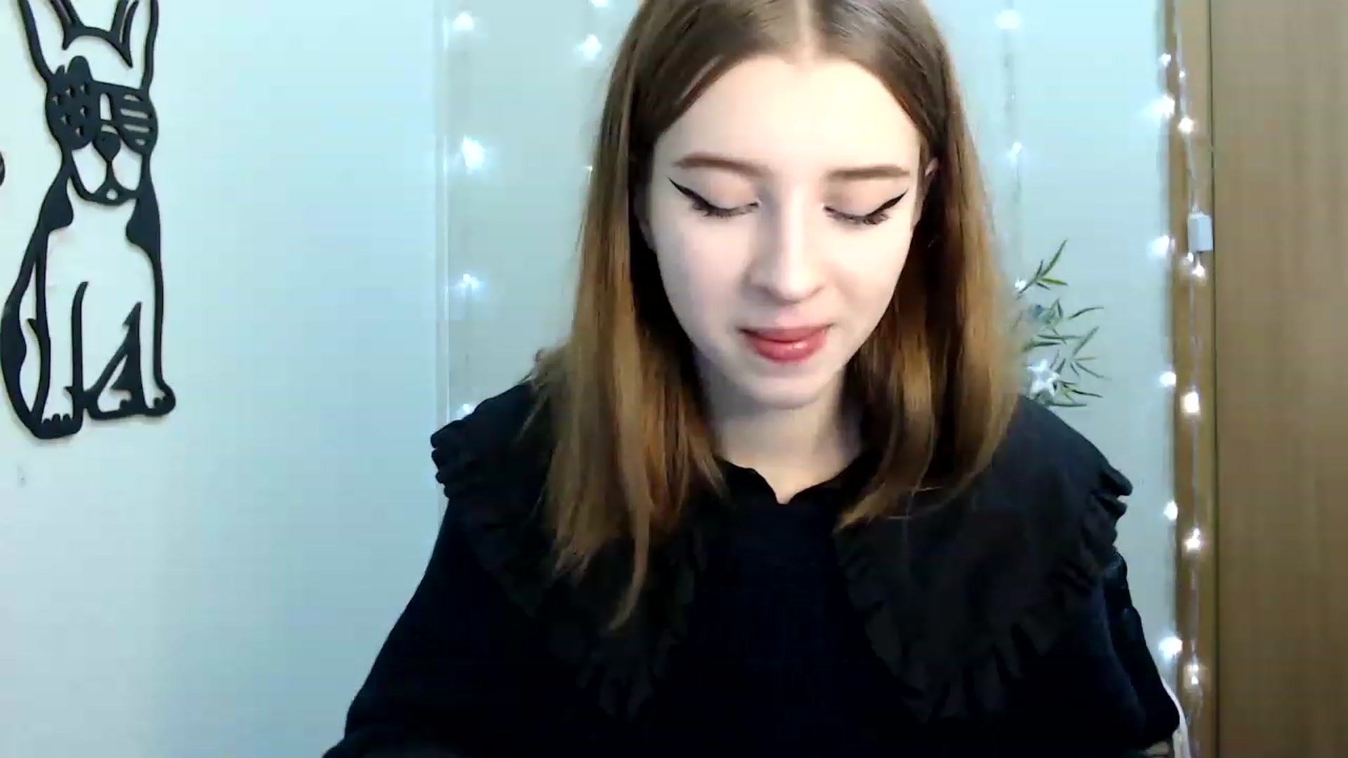 Gallery image thumbnail from Dreamy_devil's myfreecams stream on, 12/19/2022, 09:53 image 19 of 20