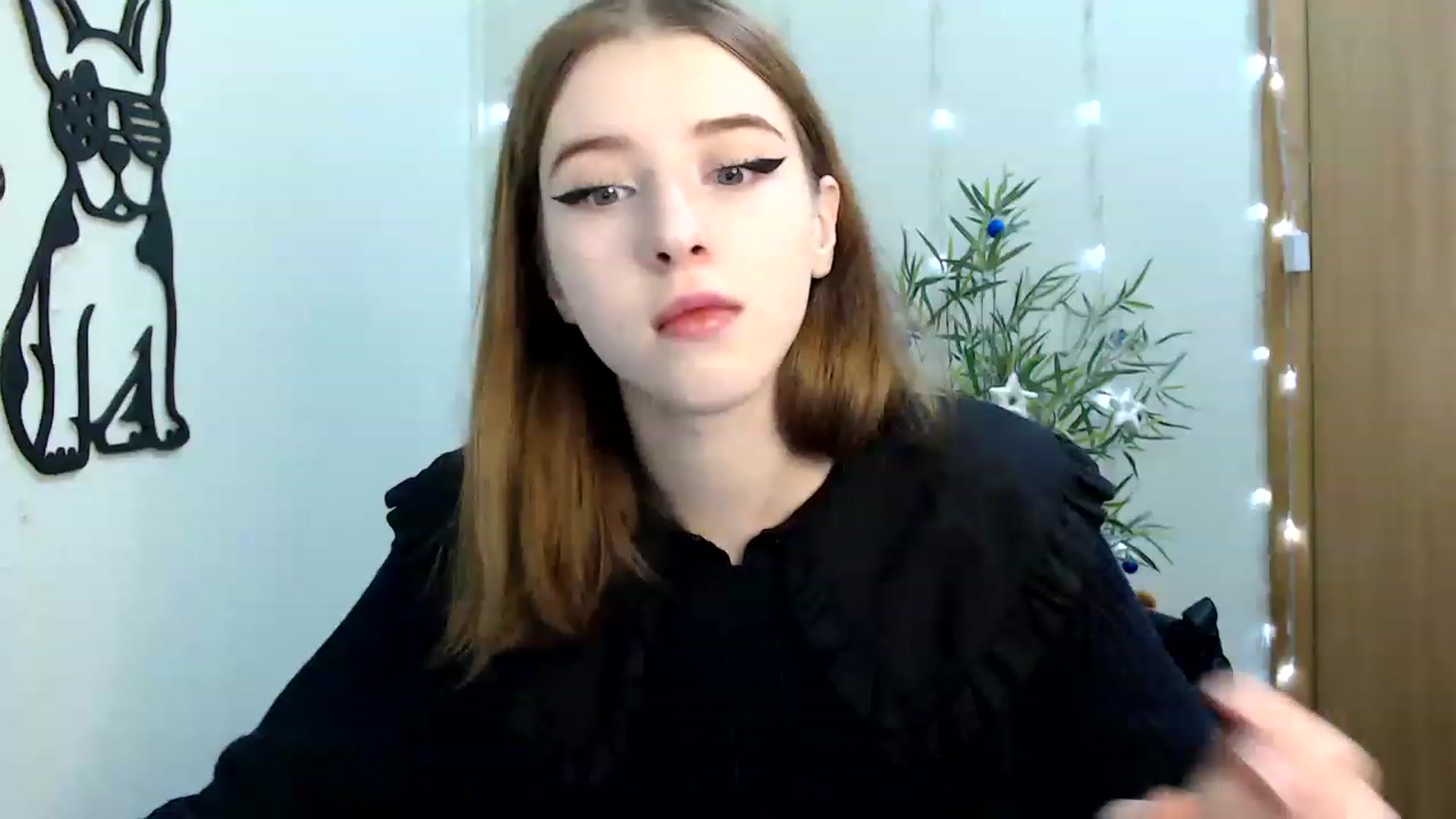 Gallery image thumbnail from Dreamy_devil's myfreecams stream on, 12/19/2022, 09:53 image 18 of 20