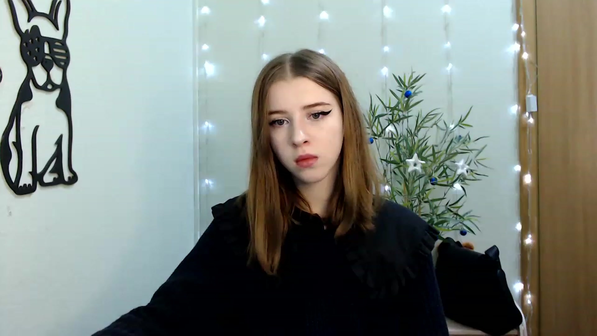 Gallery image thumbnail from Dreamy_devil's myfreecams stream on, 12/19/2022, 09:53 image 9 of 20