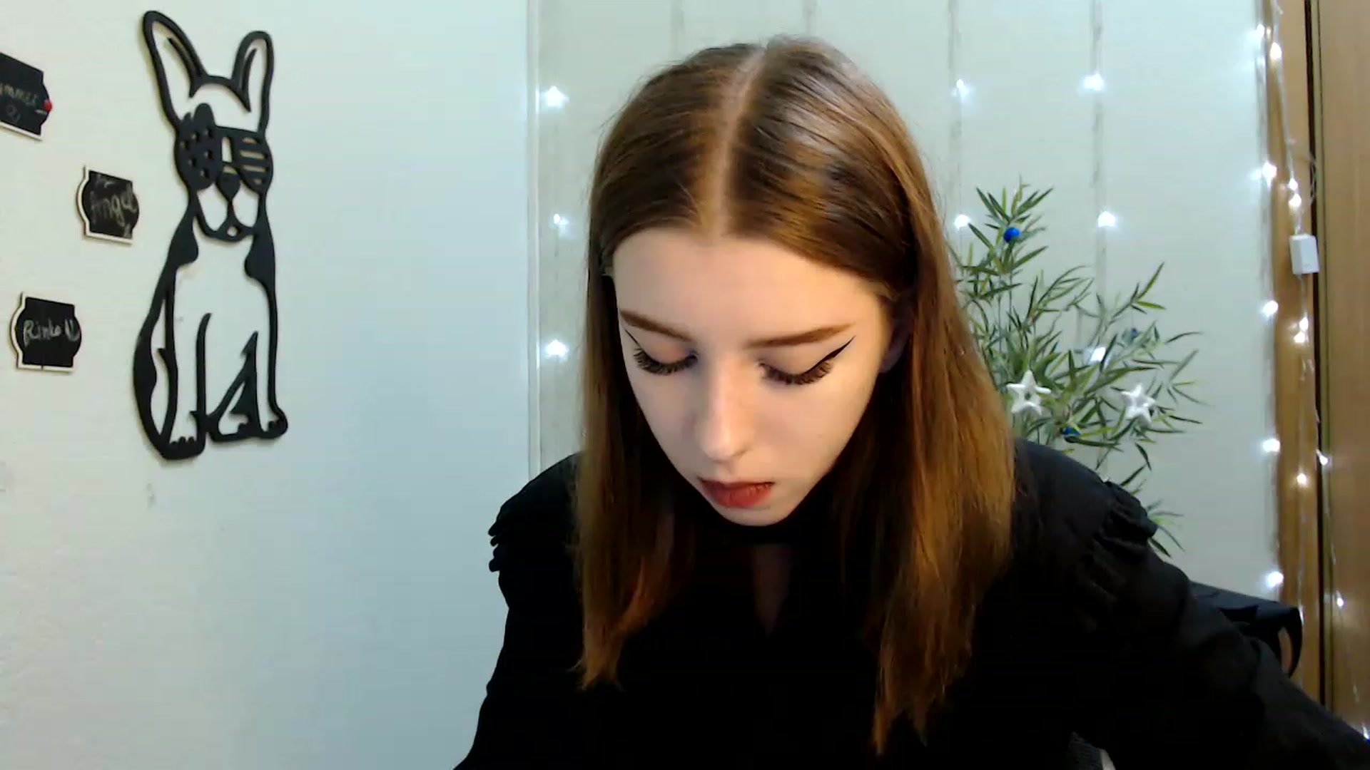 Gallery image thumbnail from Dreamy_devil's myfreecams stream on, 12/22/2022, 10:27 image 9 of 20