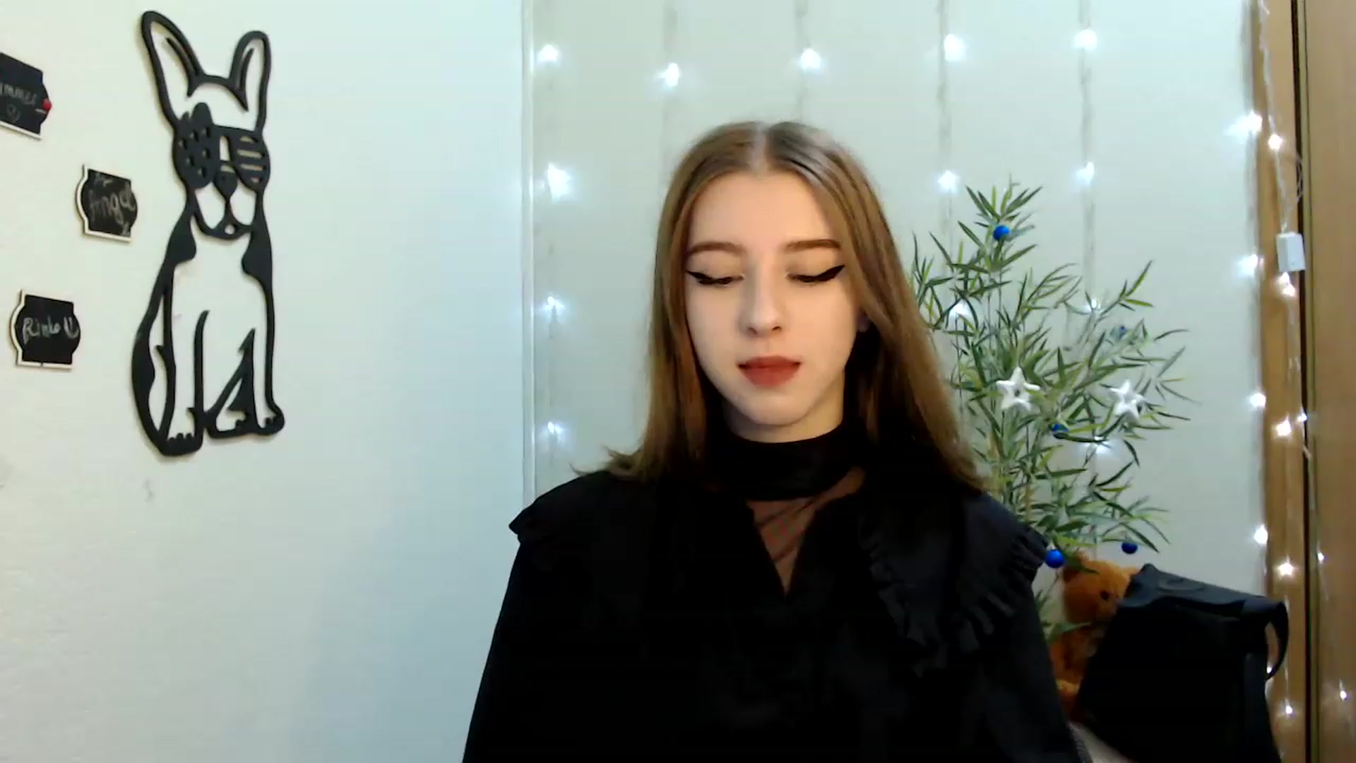Gallery image thumbnail from Dreamy_devil's myfreecams stream on, 12/22/2022, 10:27 image 17 of 20