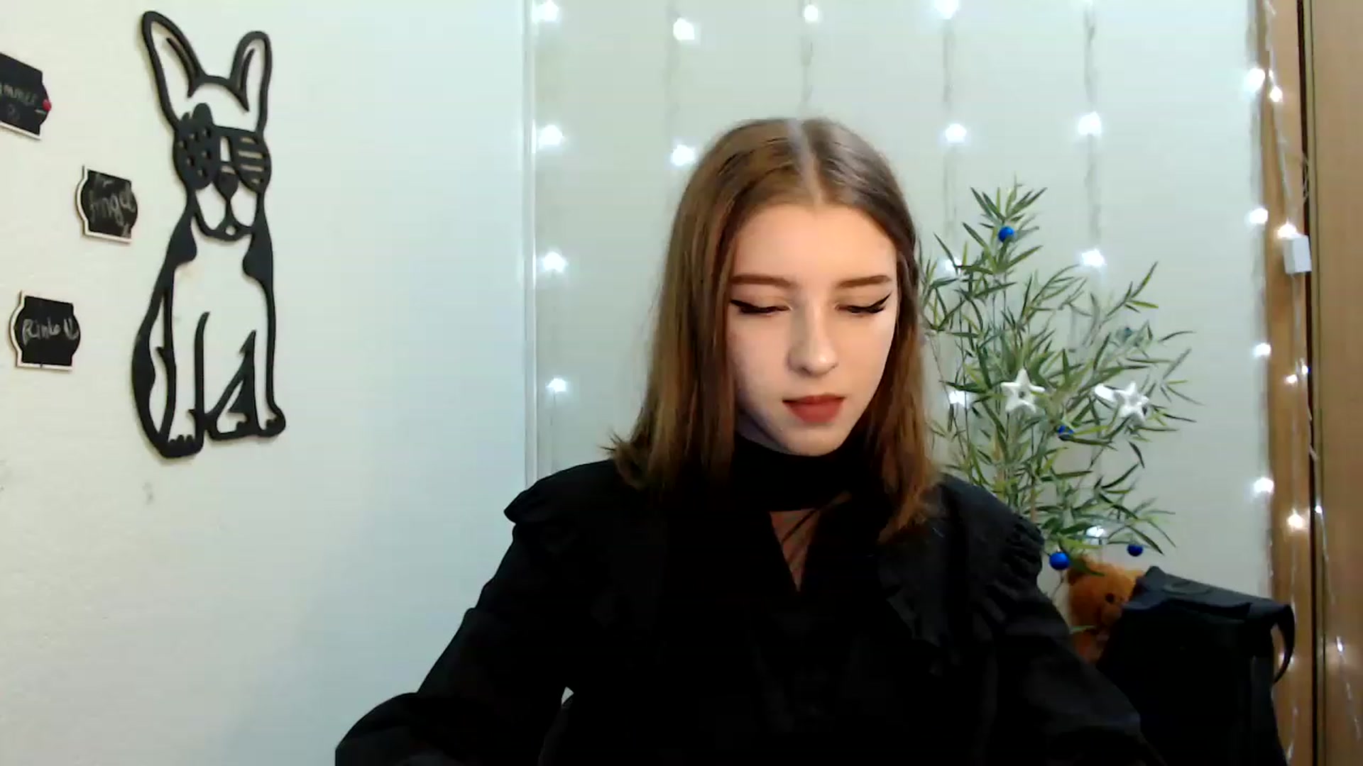 Gallery image thumbnail from Dreamy_devil's myfreecams stream on, 12/22/2022, 10:27 image 18 of 20