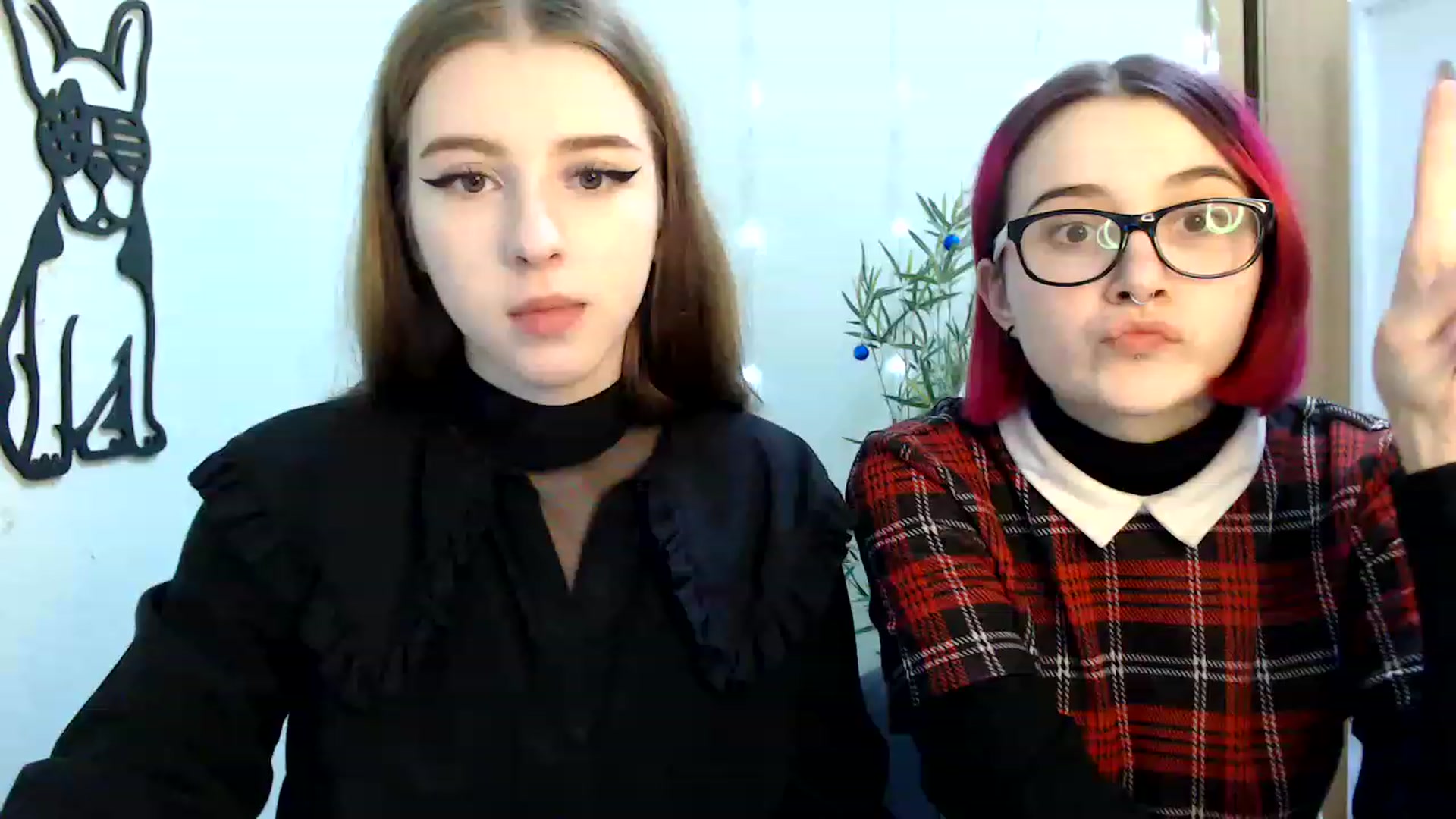 Gallery image thumbnail from Dreamy_devil's myfreecams stream on, 12/22/2022, 12:30 image 5 of 20