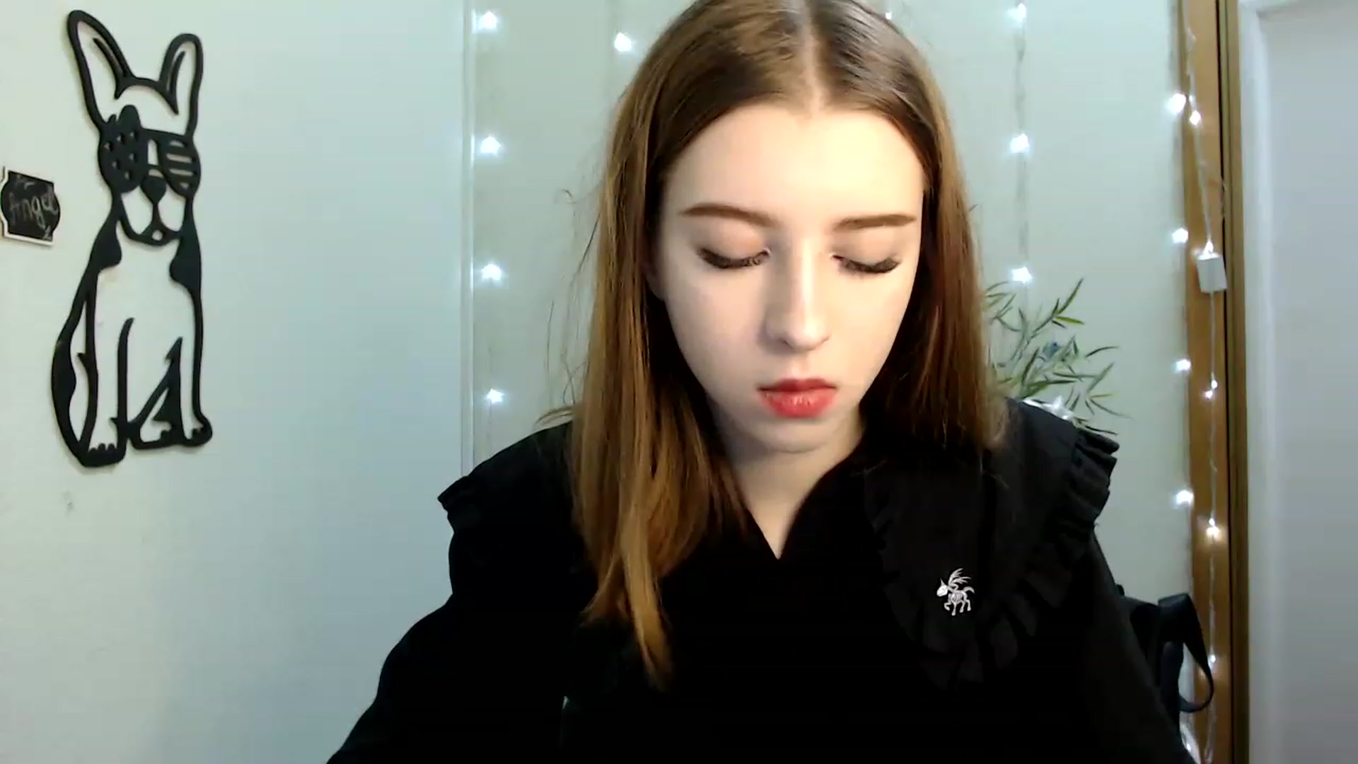 Gallery image thumbnail from Dreamy_devil's myfreecams stream on, 12/23/2022, 09:13 image 8 of 20