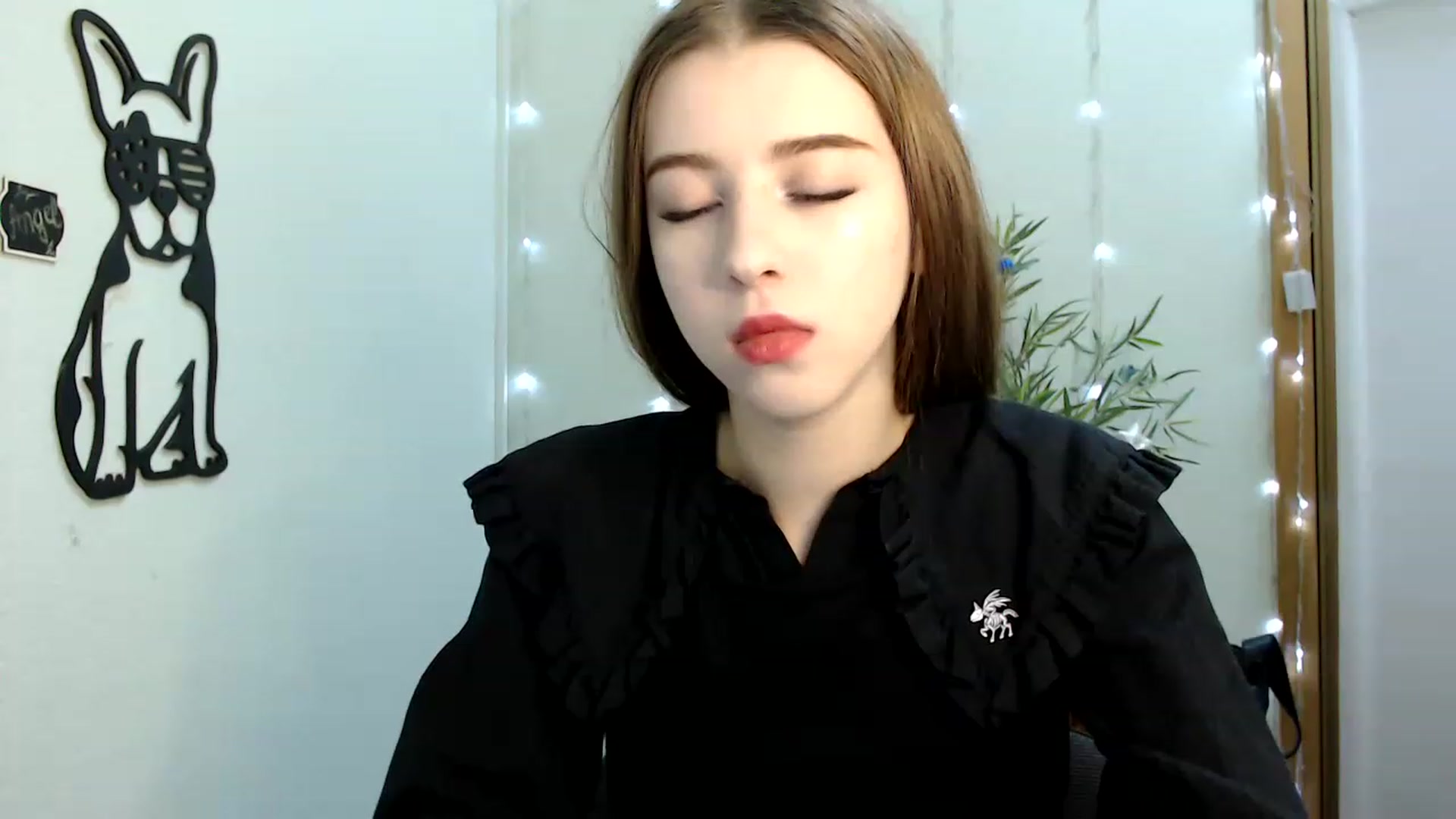 Gallery image thumbnail from Dreamy_devil's myfreecams stream on, 12/23/2022, 09:13 image 9 of 20