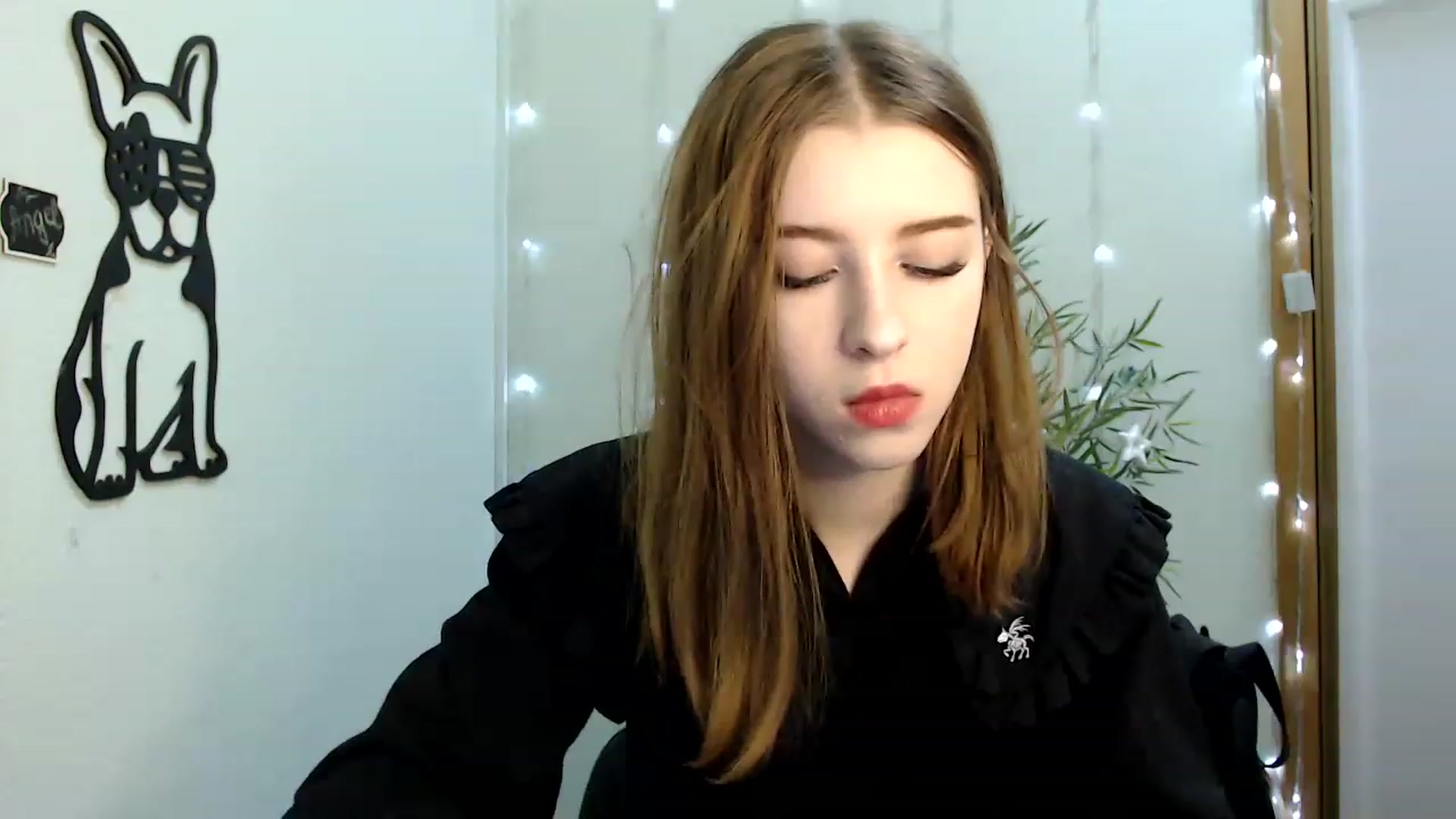 Gallery image thumbnail from Dreamy_devil's myfreecams stream on, 12/23/2022, 09:13 image 14 of 20