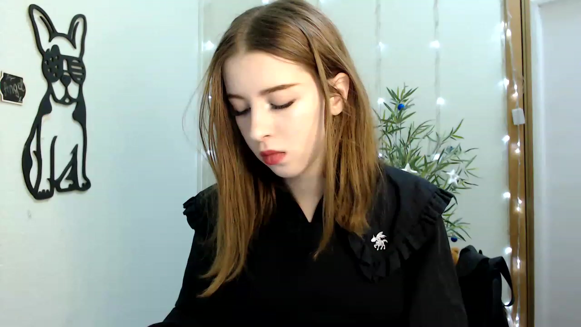 Gallery image thumbnail from Dreamy_devil's myfreecams stream on, 12/23/2022, 09:13 image 18 of 20