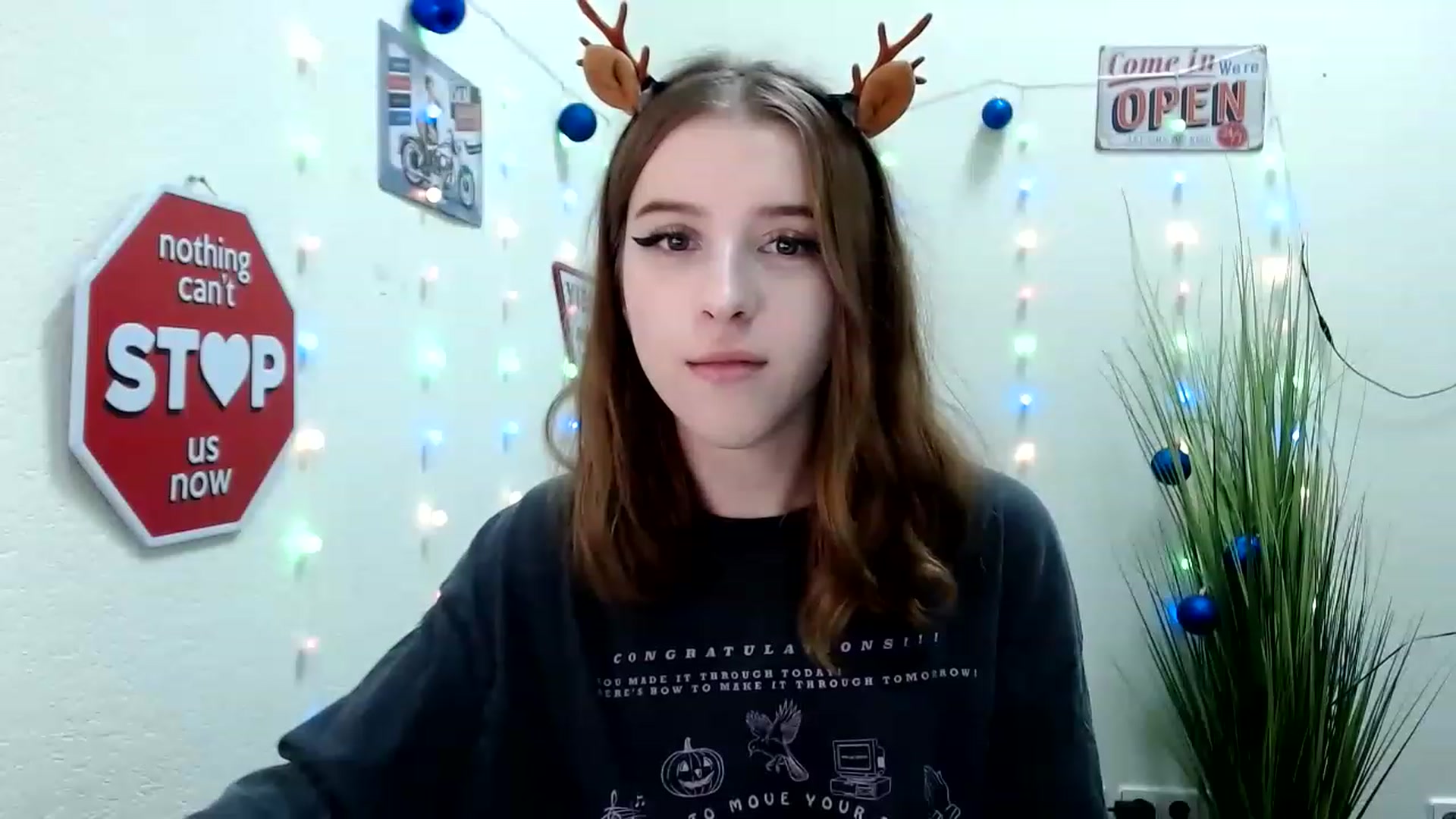 Gallery image thumbnail from Dreamy_devil's myfreecams stream on, 12/25/2022, 15:23 image 11 of 20