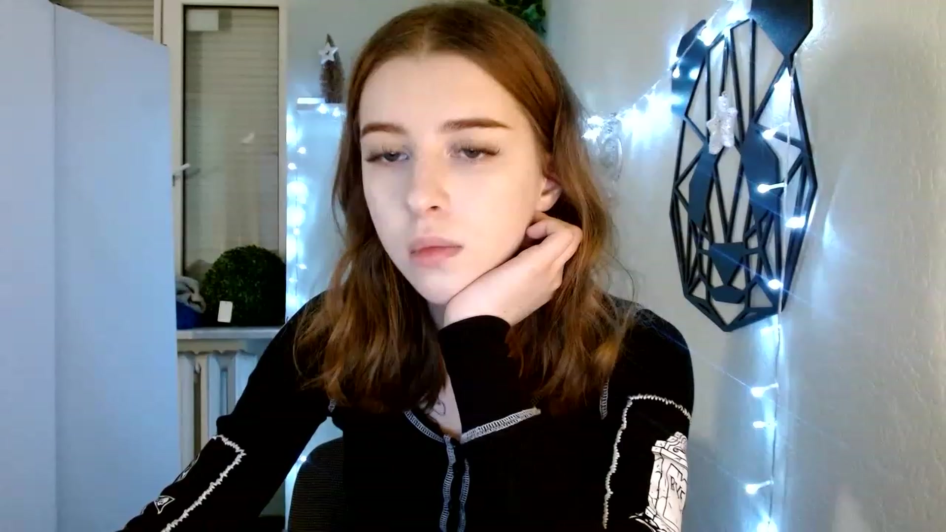 Gallery image thumbnail from Dreamy_devil's myfreecams stream on, 12/28/2022, 14:52 image 2 of 20