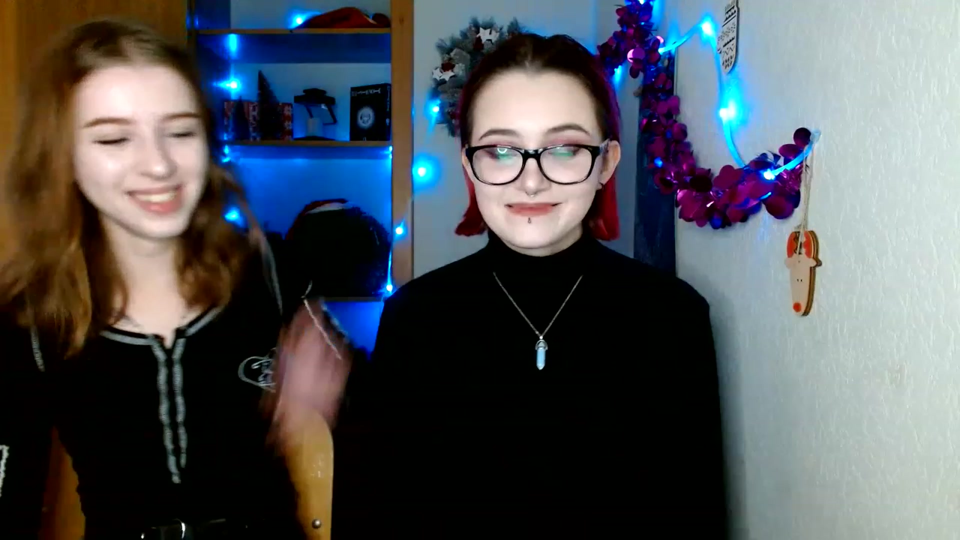Gallery image thumbnail from Dreamy_devil's myfreecams stream on, 12/28/2022, 17:03 image 12 of 20