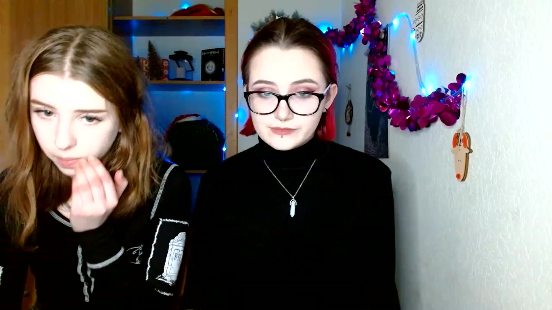 Gallery image thumbnail from Dreamy_devil's myfreecams stream on, 12/28/2022, 17:03 image 10 of 20