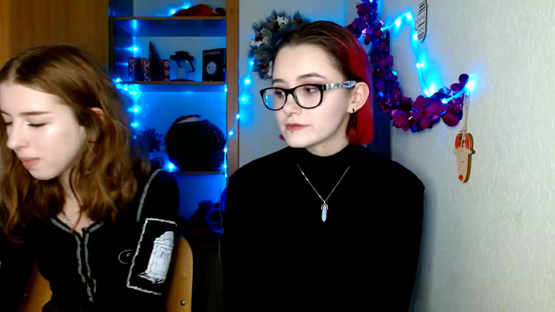 Gallery image thumbnail from Dreamy_devil's myfreecams stream on, 12/28/2022, 17:03 image 16 of 20