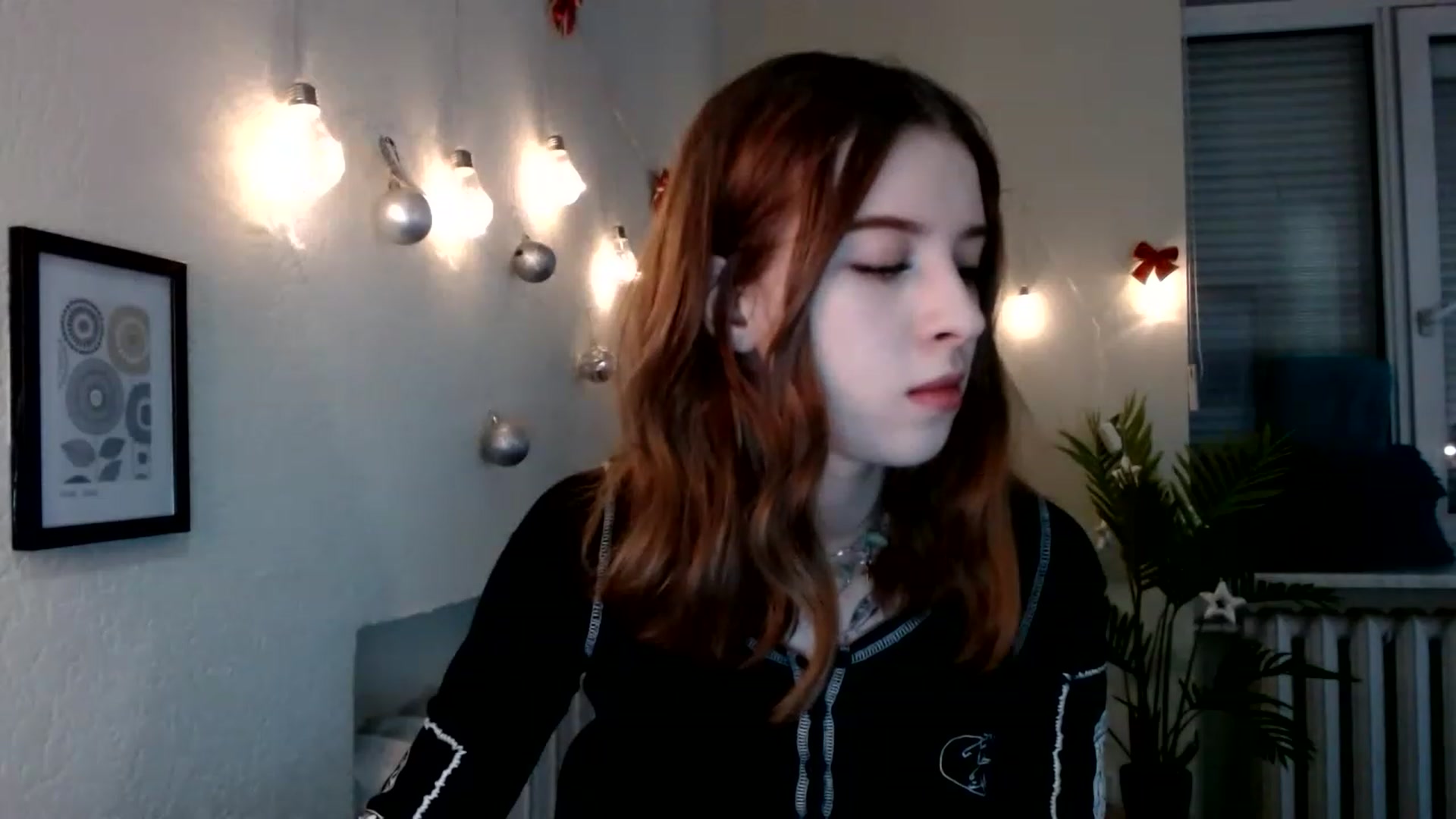 Gallery image thumbnail from Dreamy_devil's myfreecams stream on, 12/29/2022, 14:34 image 8 of 20
